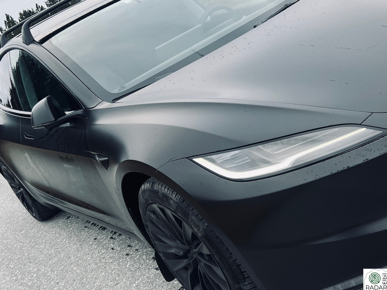 TESLA Model 3 Satin Black Folie, Takbøyler, Krok, Long Range, 660km