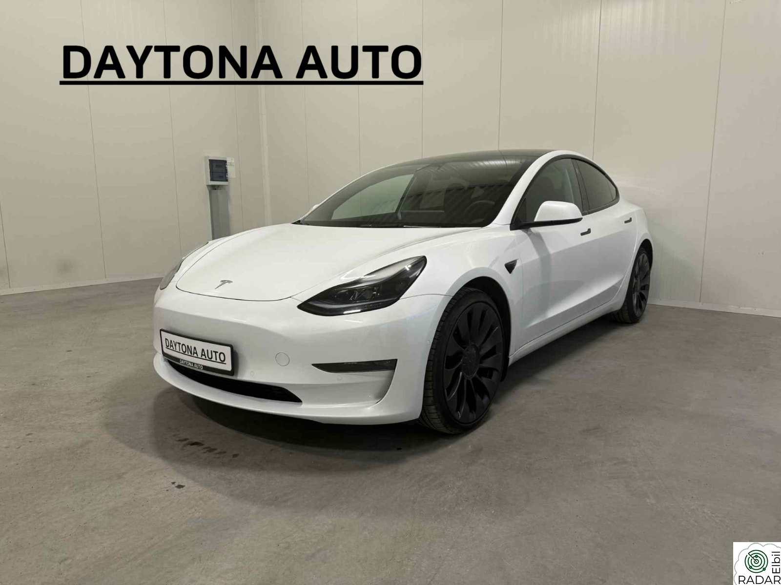 TESLA Model 3 Performance AWD, Lav KM, Garanti - 09.2027, Velholdt!