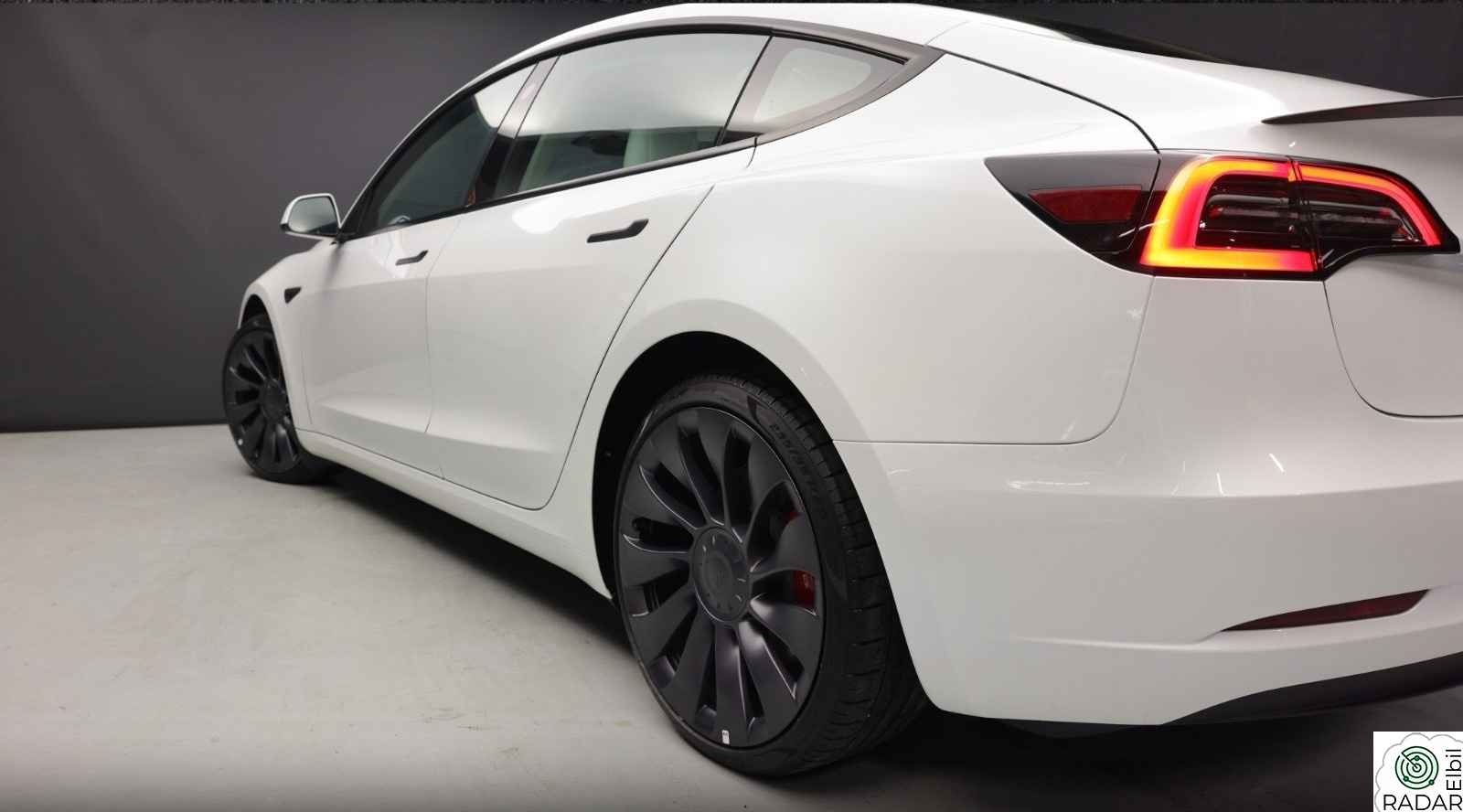 TESLA Model 3 Performance 535hk AWD Autopilot/Ryzen/V.pumpe/20"+20"