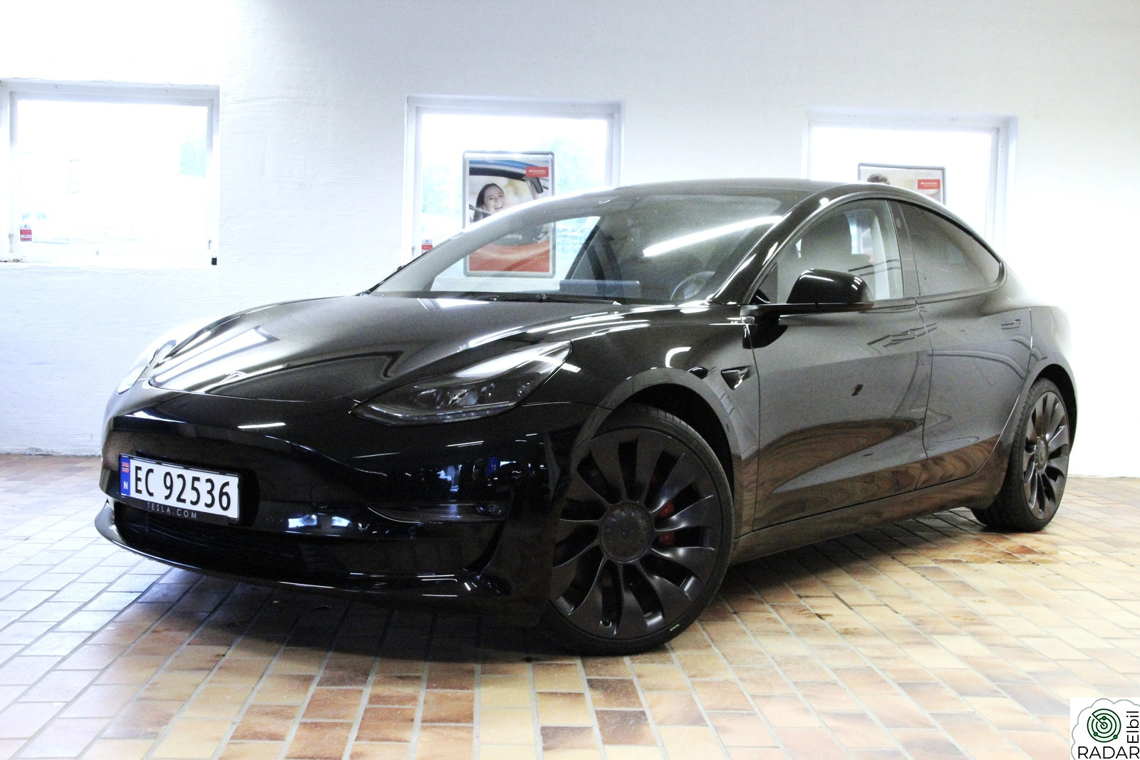 TESLA Model 3 PERFORMANCE 513HK AWD AP PREMIUM SKINN+20" HJUL+HIFI++