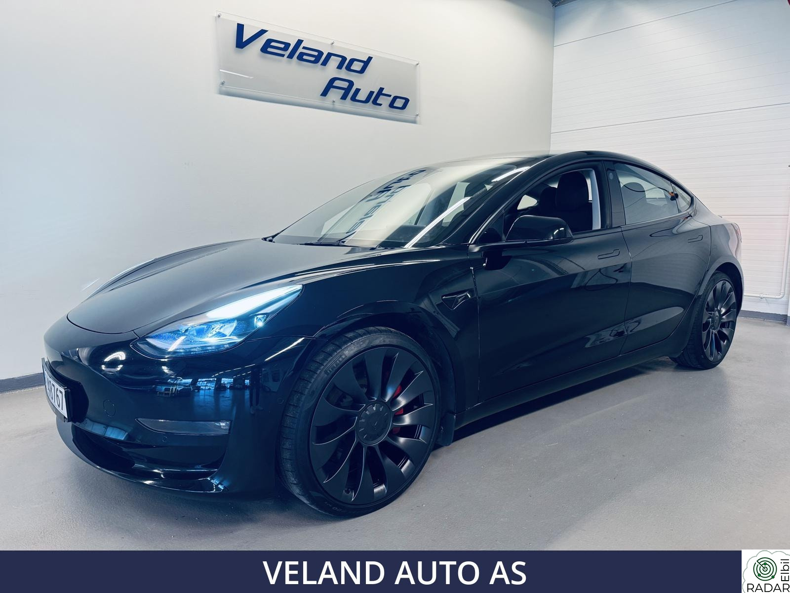 TESLA Model 3 PERFORMANCE AWD / 547 KM WLTP / PREMIUM/ V PUMPE