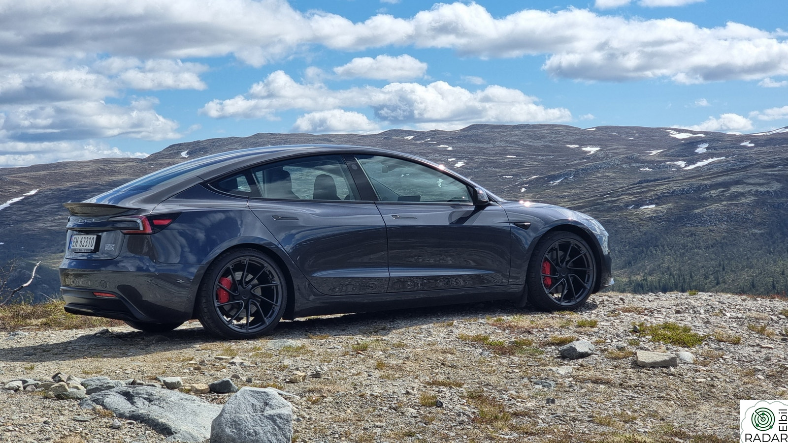 TESLA Model 3 Performance | 21" Sommer & Vinter