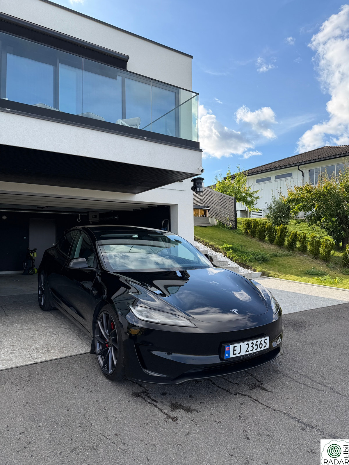 TESLA Model 3 Performance AWD