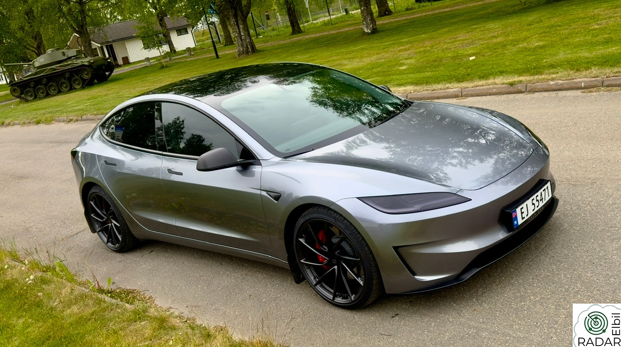 TESLA Model 3 Performance AWD