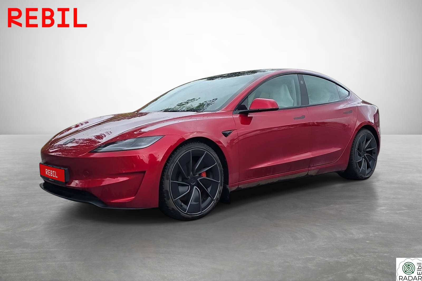 TESLA Model 3 Performance Highland/VentilerteSeter/Ambient/Ryzen