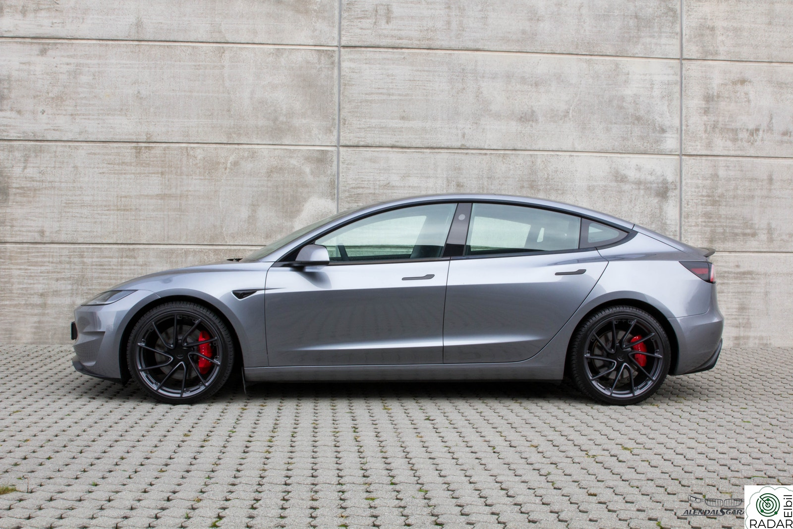 TESLA Model 3 Performance AWD, 627hk, Autopilot, 20" Warp, lav km
