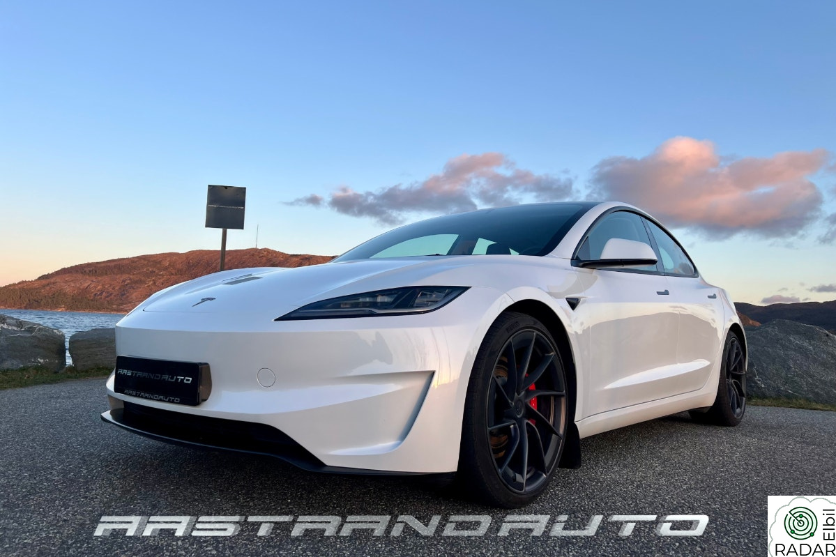TESLA Model 3 PERFORMANCE|627HK|PREMIUM|HIFI|VARMEP|AP|TRACKMODE