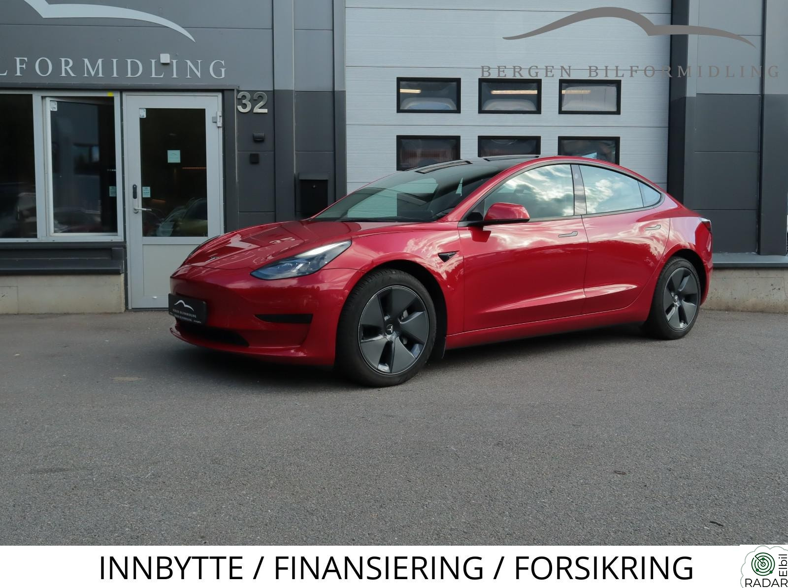 TESLA Model 3 SR/ Varmepumpe/ Cruise/ 448km WLTP/ AP/ Tøff bil
