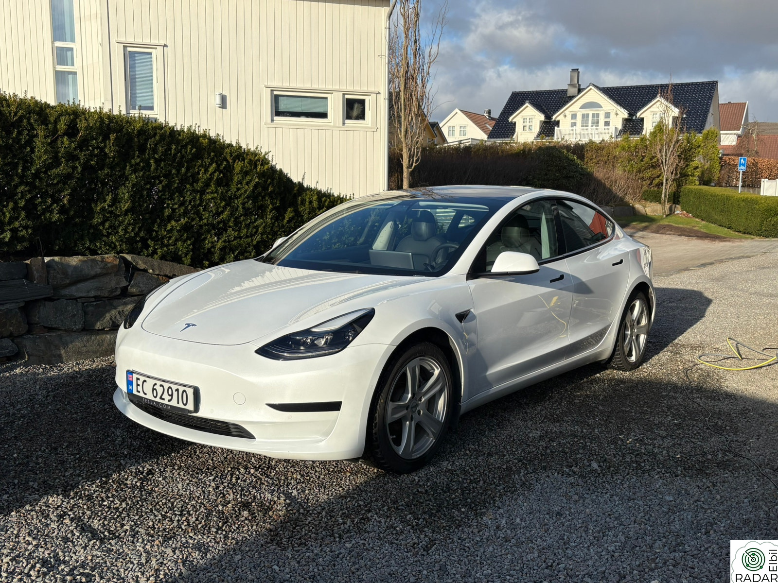 TESLA Model 3 Standard Range Plus RWD/Autopilot/LFP/448 WLTP/S+V