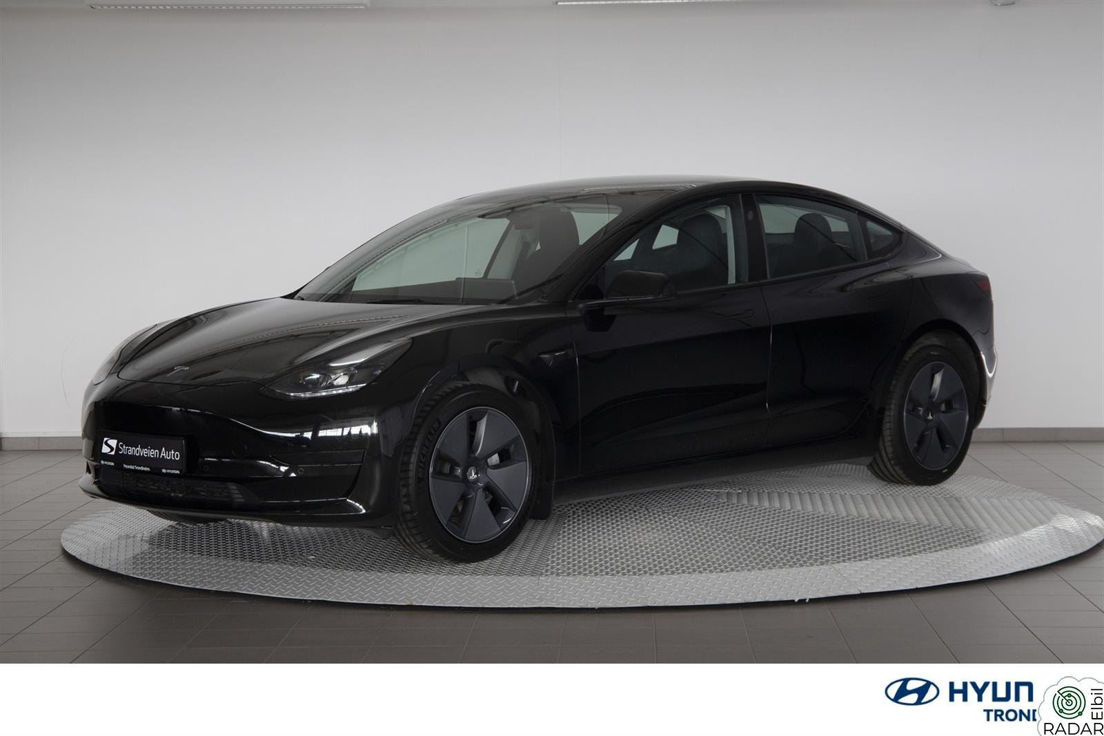 TESLA Model 3 Standard Range RWD