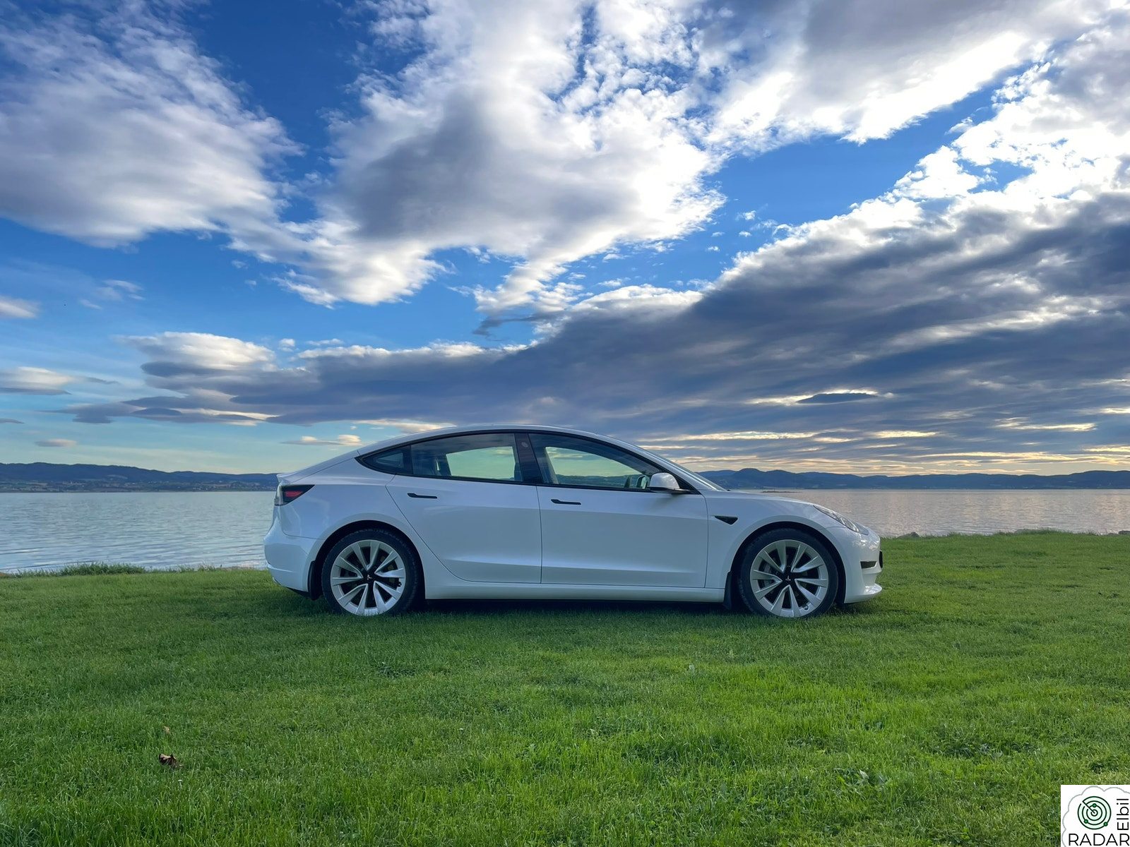 TESLA Model 3 Standard Range Plus RWD