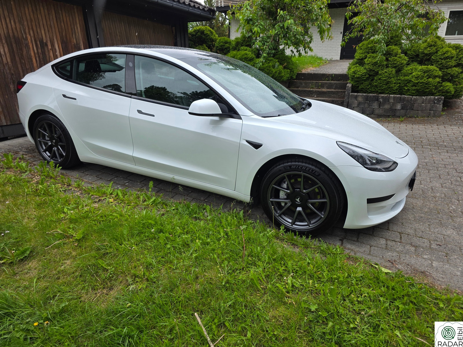 TESLA Model 3 Standard Range Plus RWD