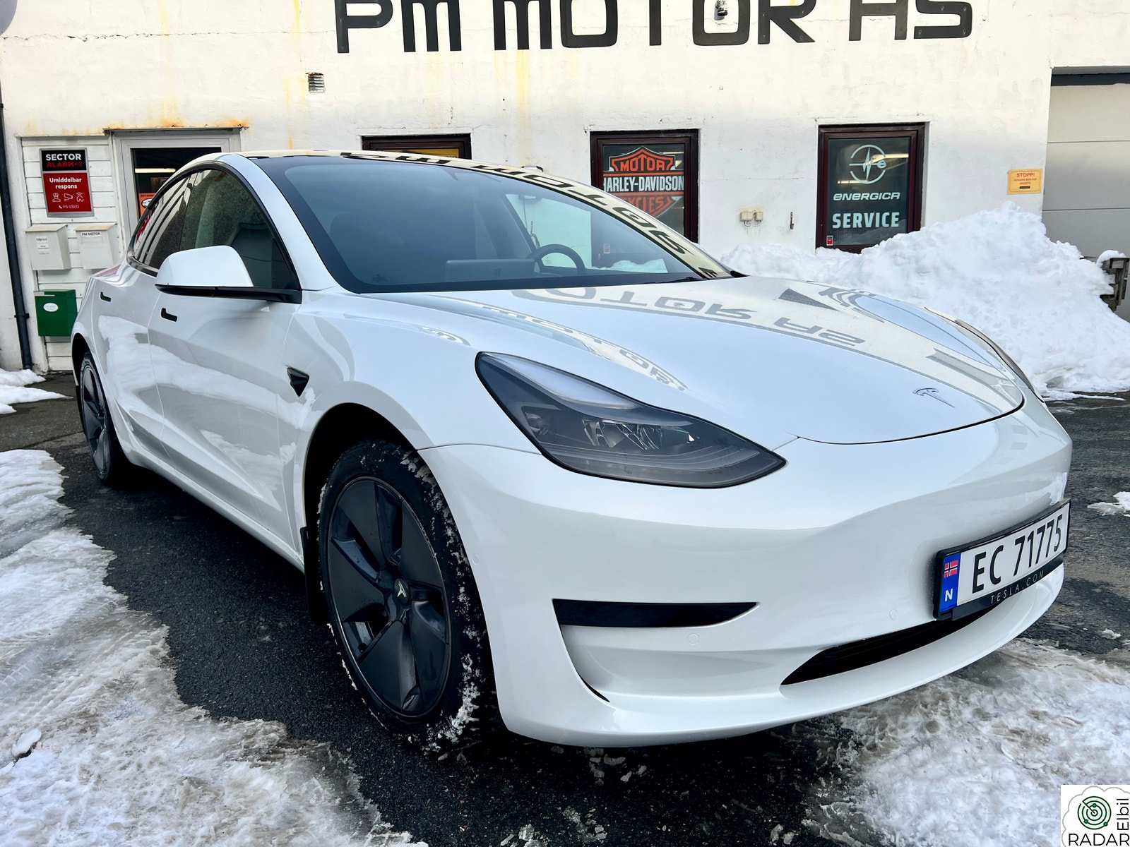 TESLA Model 3 Standard Range Plus RWD, varmepumpe, el. bakluke ++
