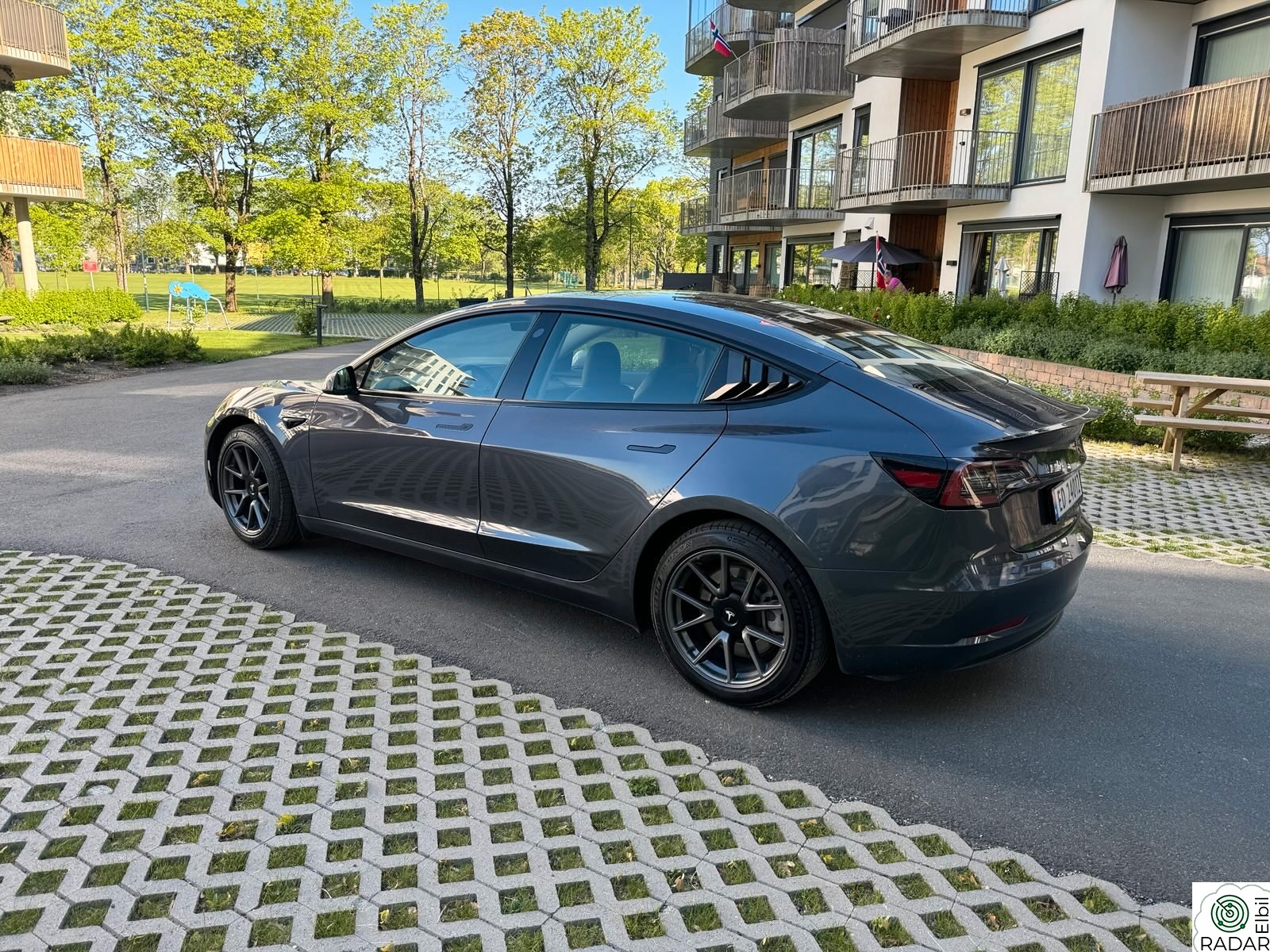 TESLA Model 3 Standard Range Plus RWD