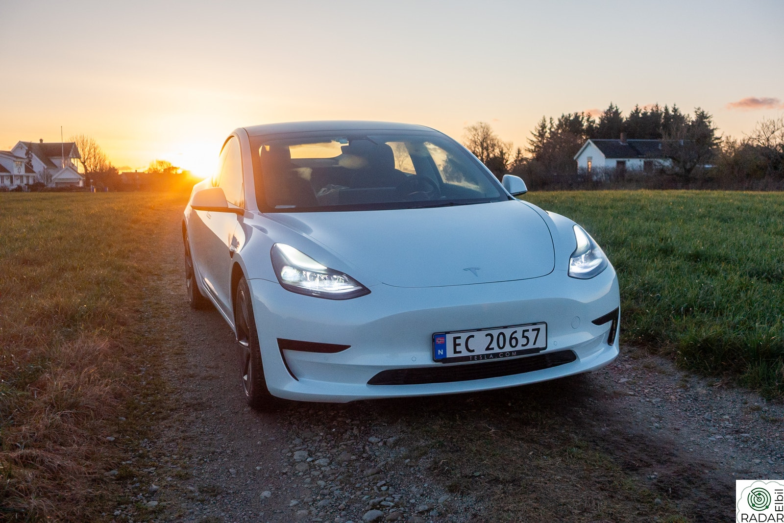 TESLA Model 3 SR+ RWD | Krok | 1 Eier | EU 2027 | Nybilgaranti