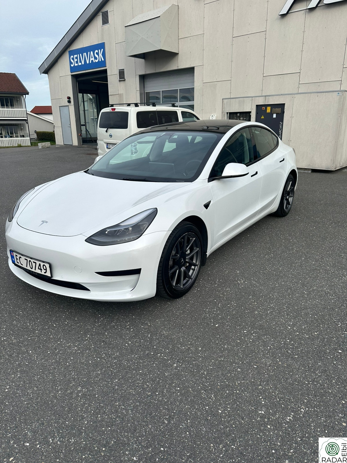 TESLA Model 3 Standard Range Plus RWD