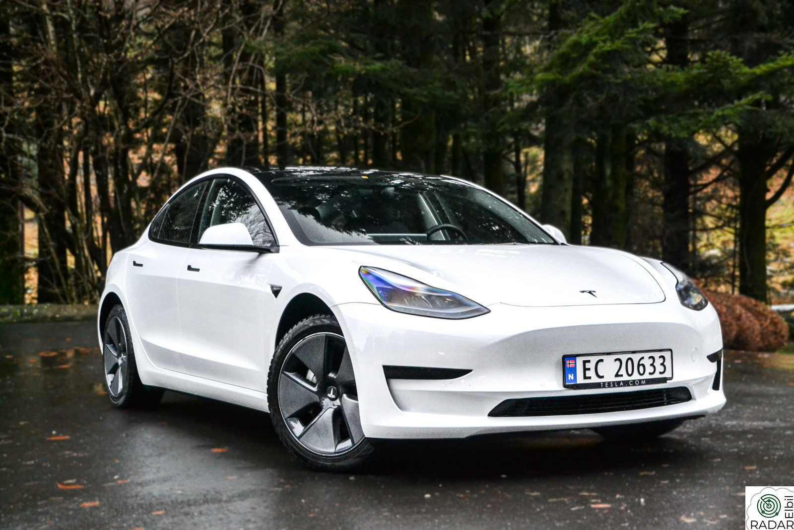 TESLA Model 3 | SR+ |Garanti| Autopilot |325hk|Velholdt |Pano++