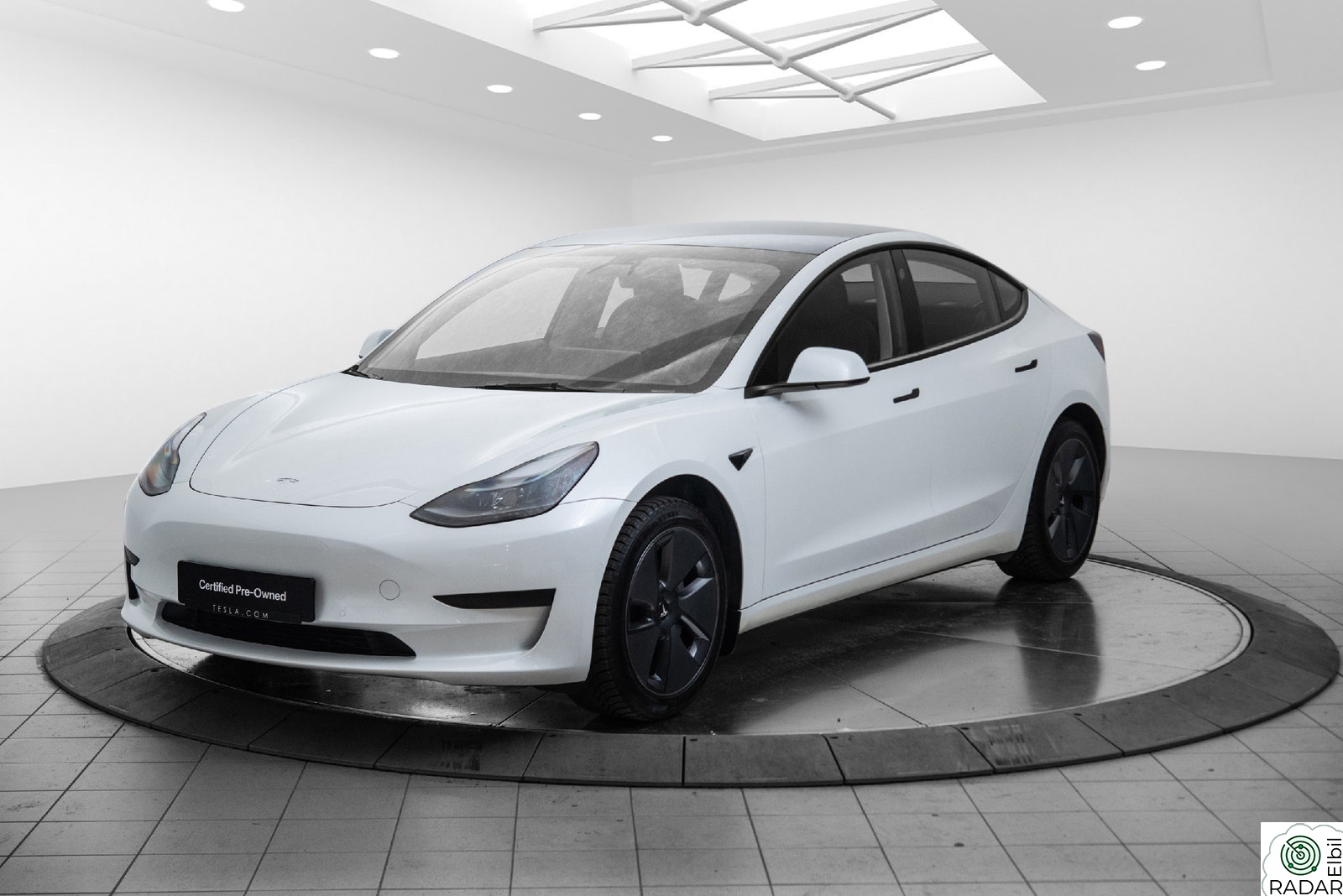 TESLA Model 3 Standard Range Plus RWD