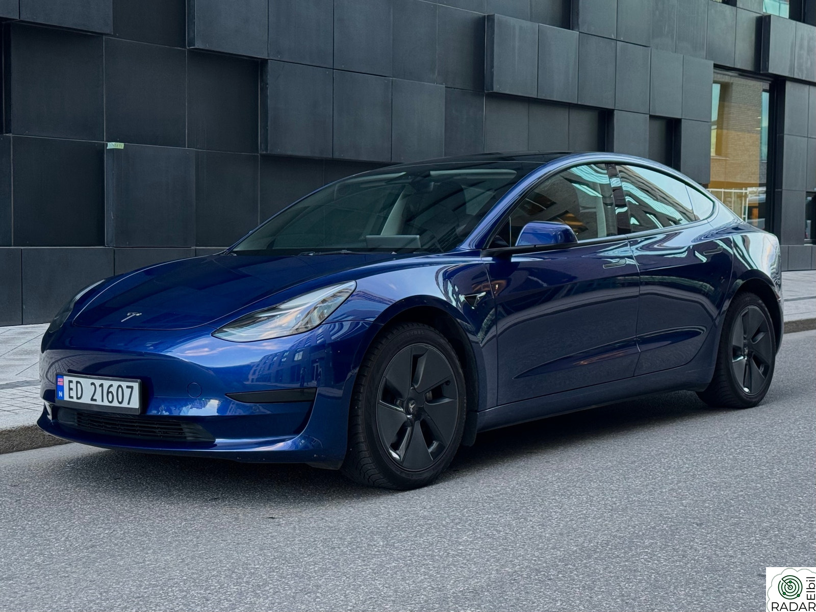 TESLA Model 3 448km / SR+ / Autopilot / Varmepumpe / +++