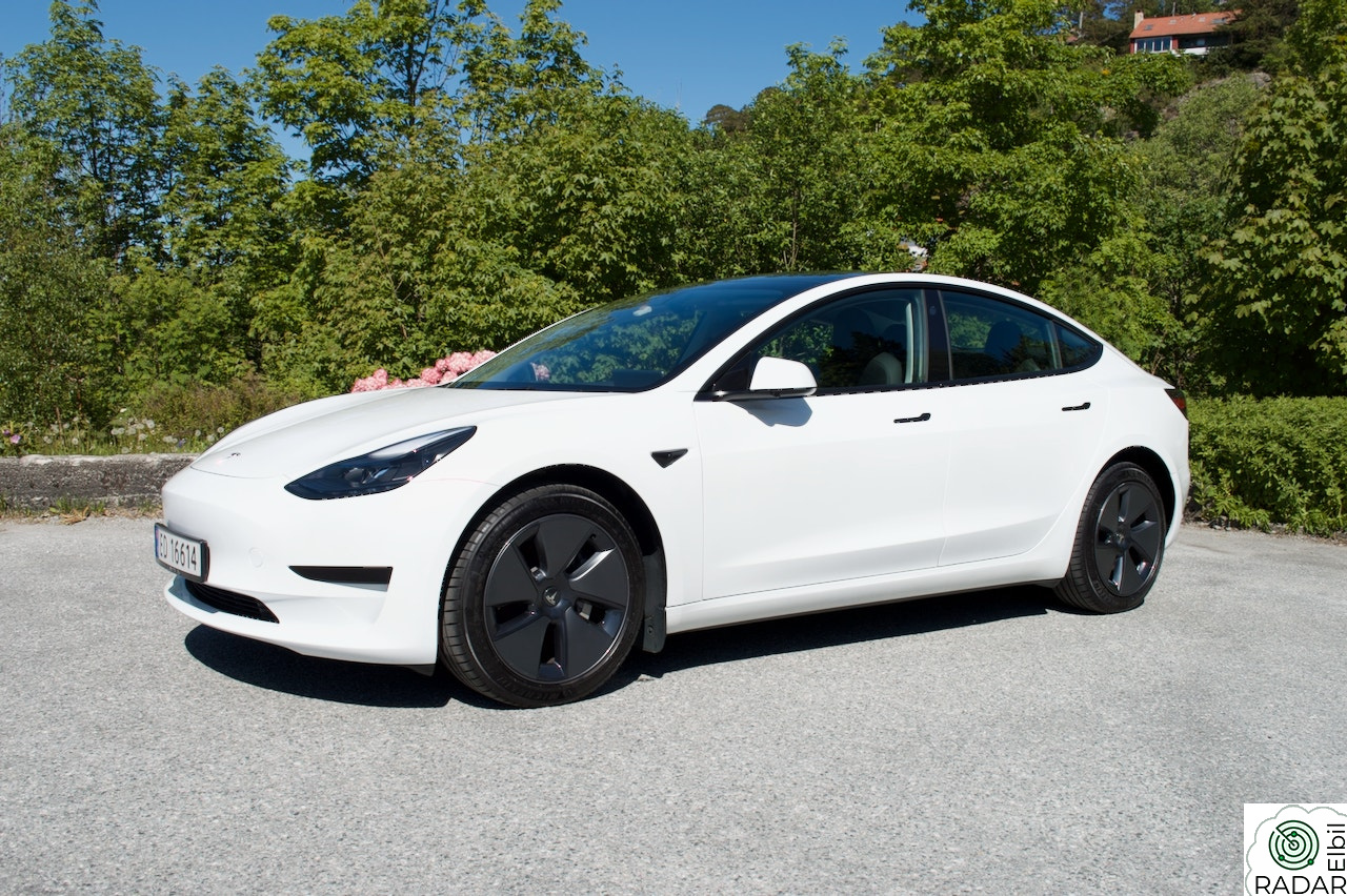 TESLA Model 3 Standard Range Plus RWD
