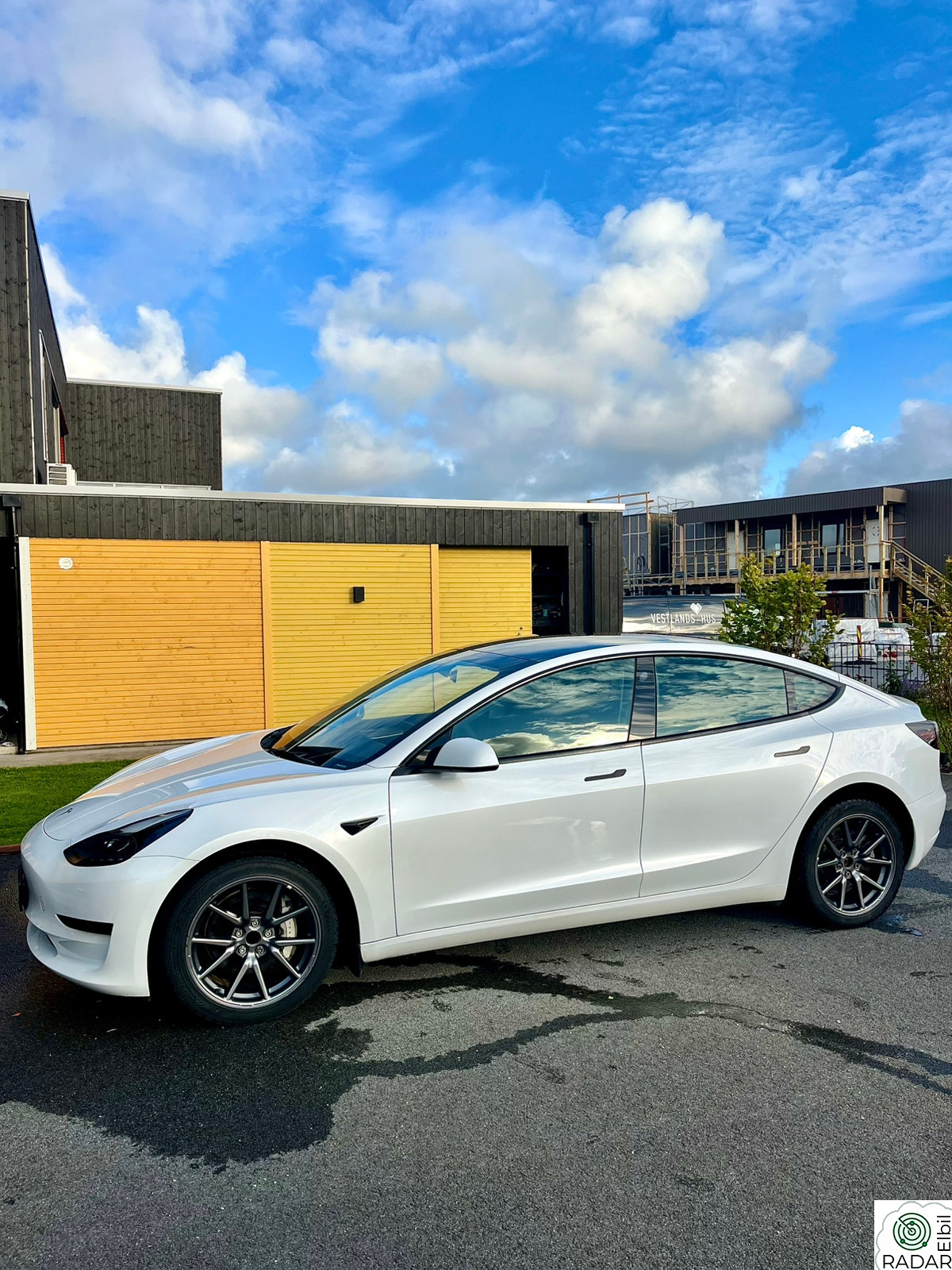 TESLA Model 3 Standard Range Plus RWD