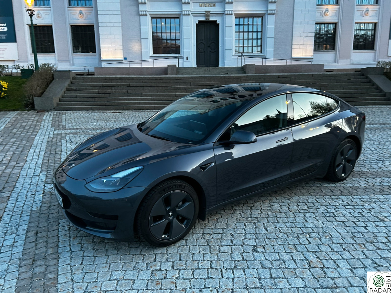 TESLA Model 3 Standard Range Plus RWD