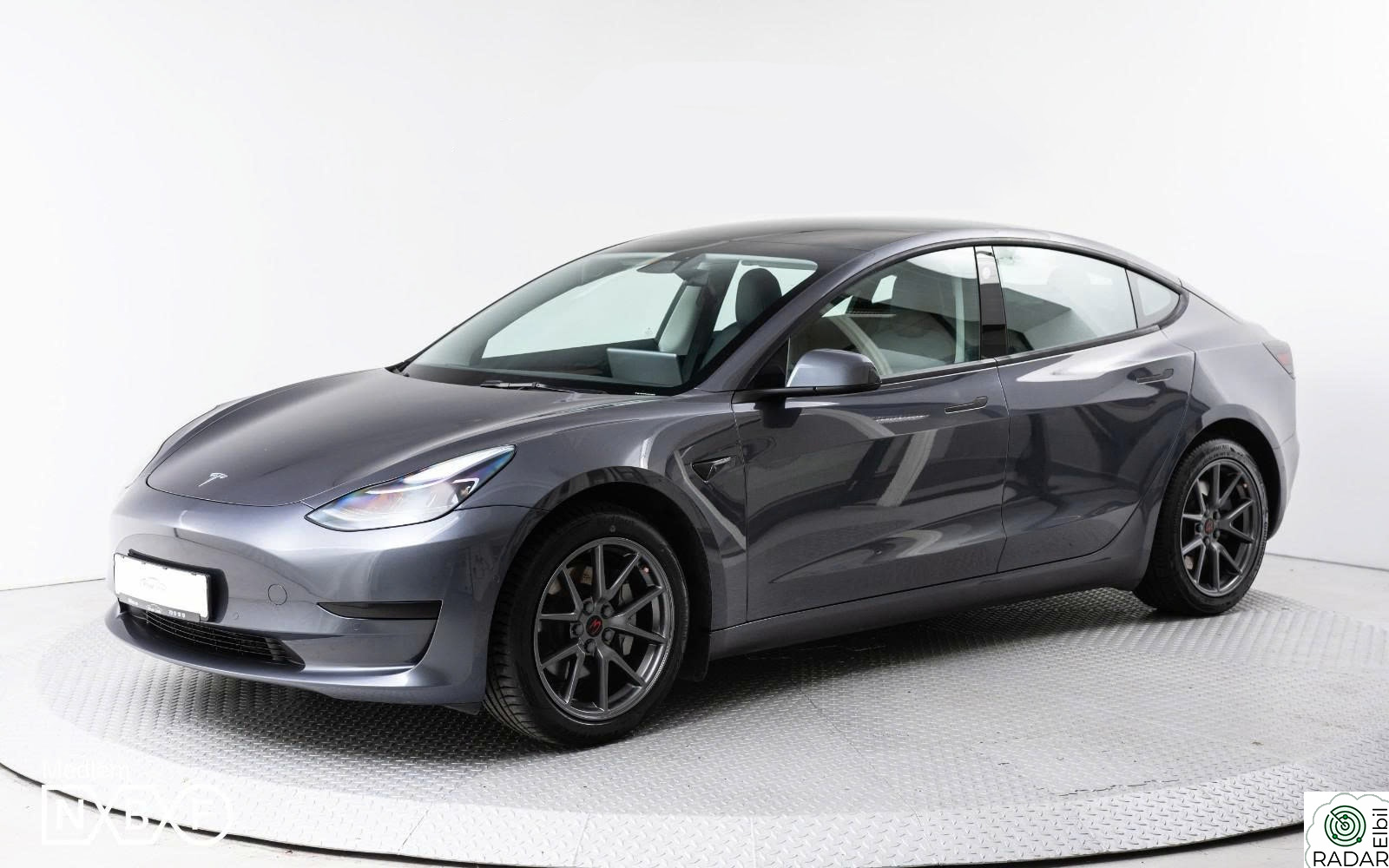 TESLA Model 3 Standard Range Plus RWD
