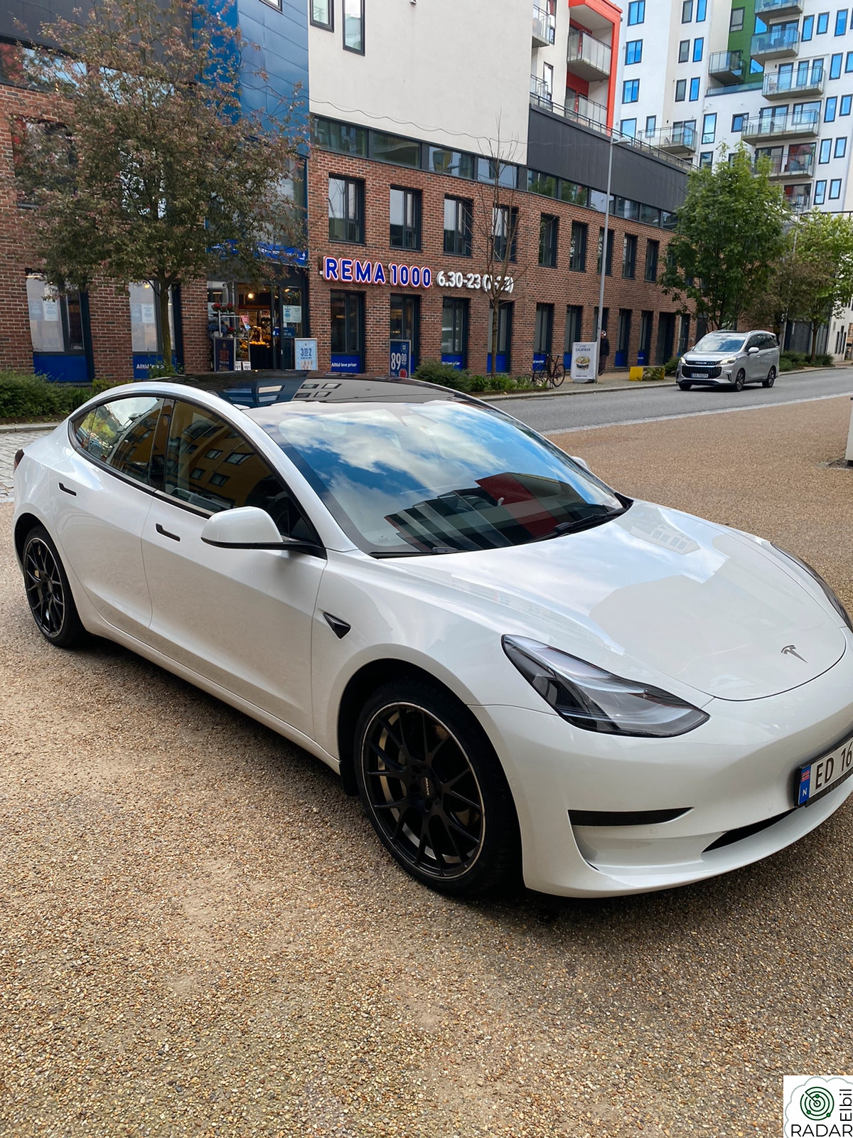 TESLA Model 3 Standard Range Plus RWD