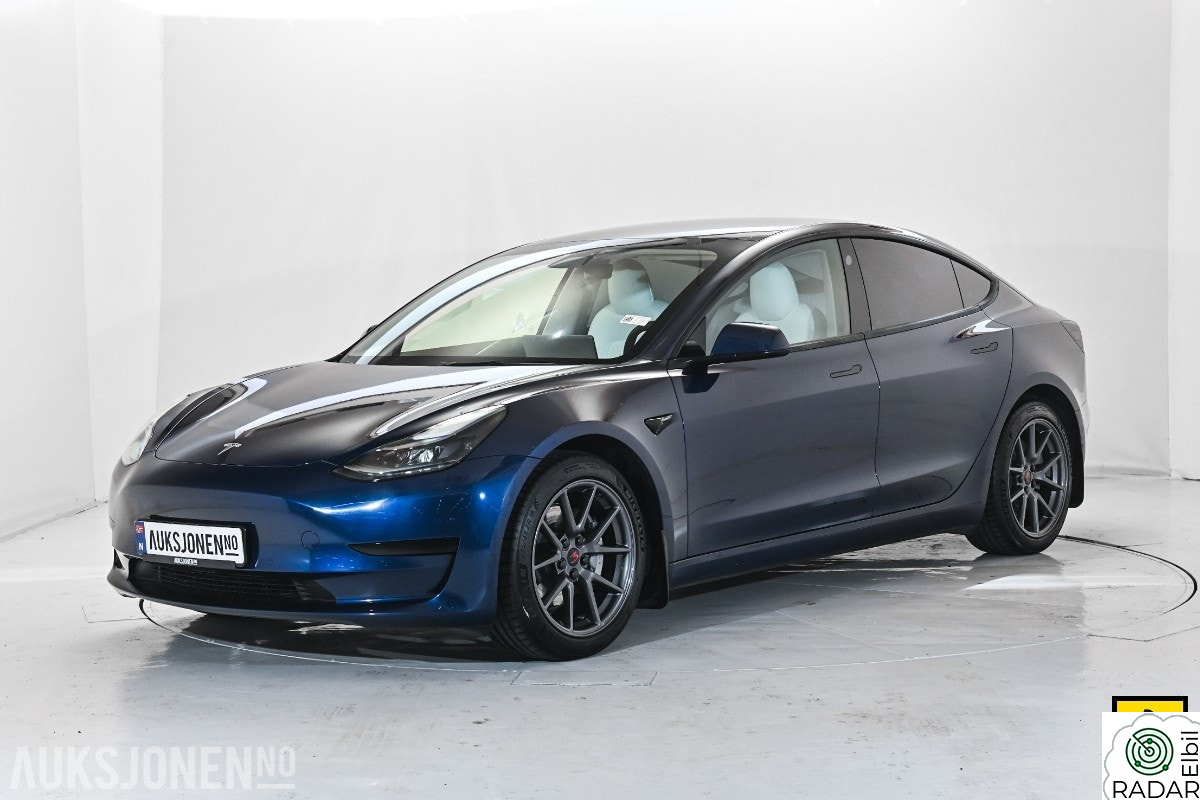 TESLA Model 3 AUTOPILOT ACC HENGERFESTE VARMEPUMPE NAVI PANORAMA