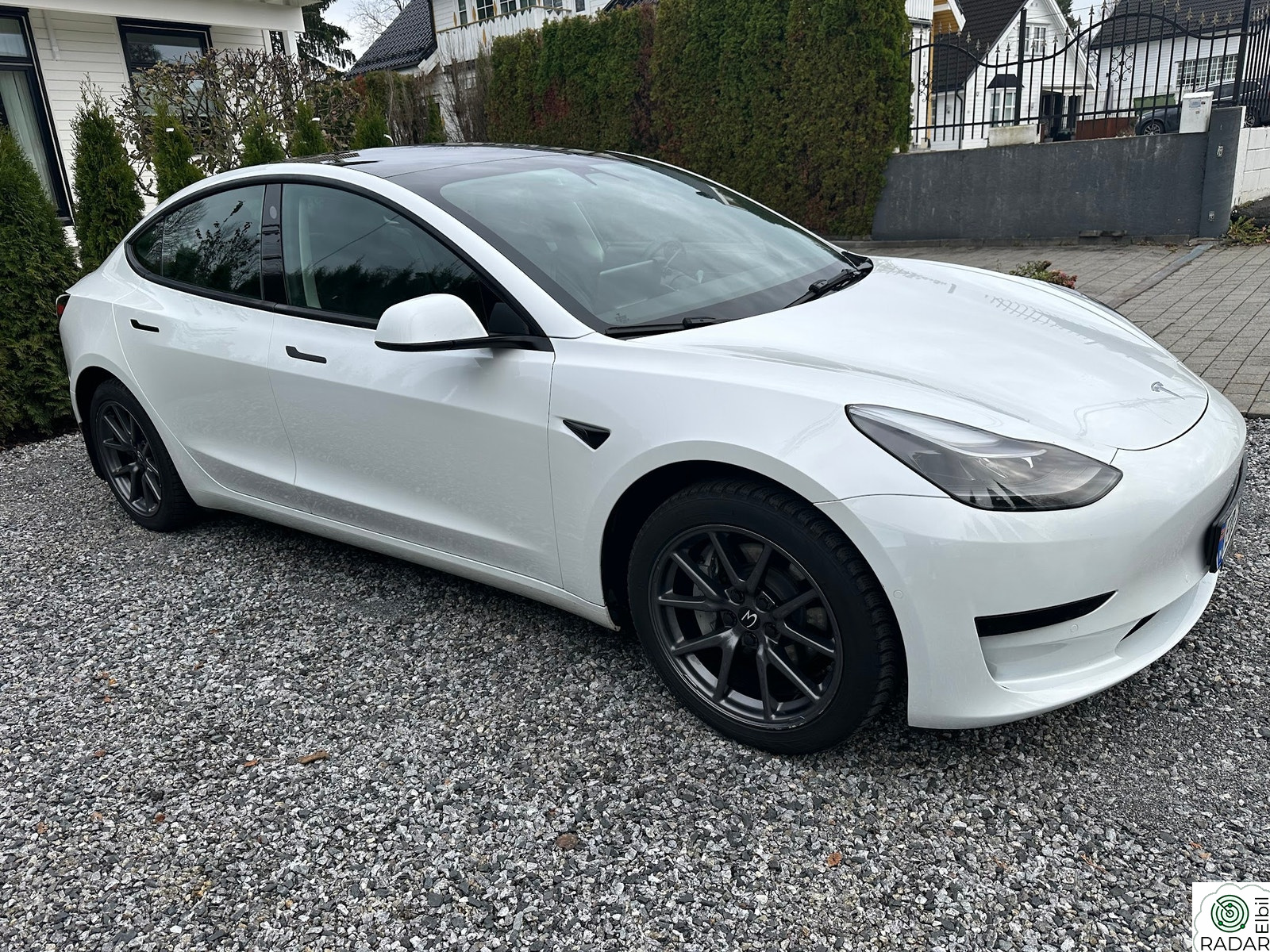 TESLA Model 3 SR +, Autopilot, Kaldt vær-funksjon, Ny EU Sept. 2027
