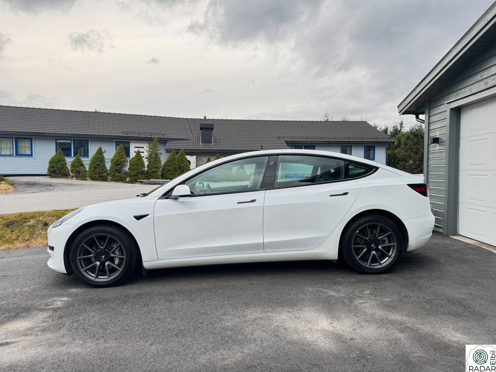 TESLA Model 3 SR+ RWD