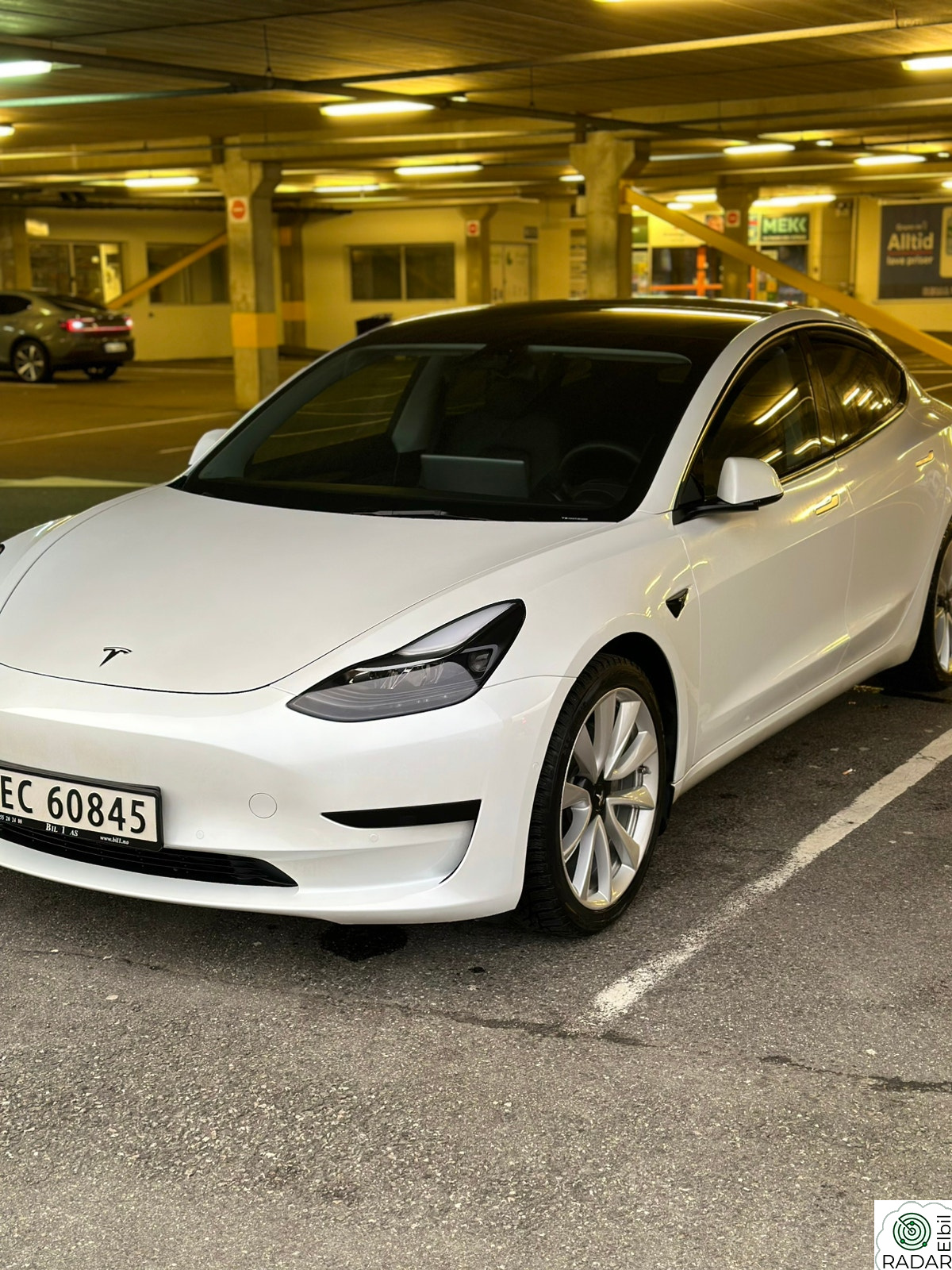 TESLA Model 3 Standard Range Plus RWD/Lav KM/Hengerfeste/sport felger