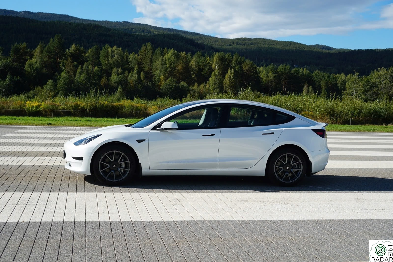TESLA Model 3 Standard Range Plus RWD