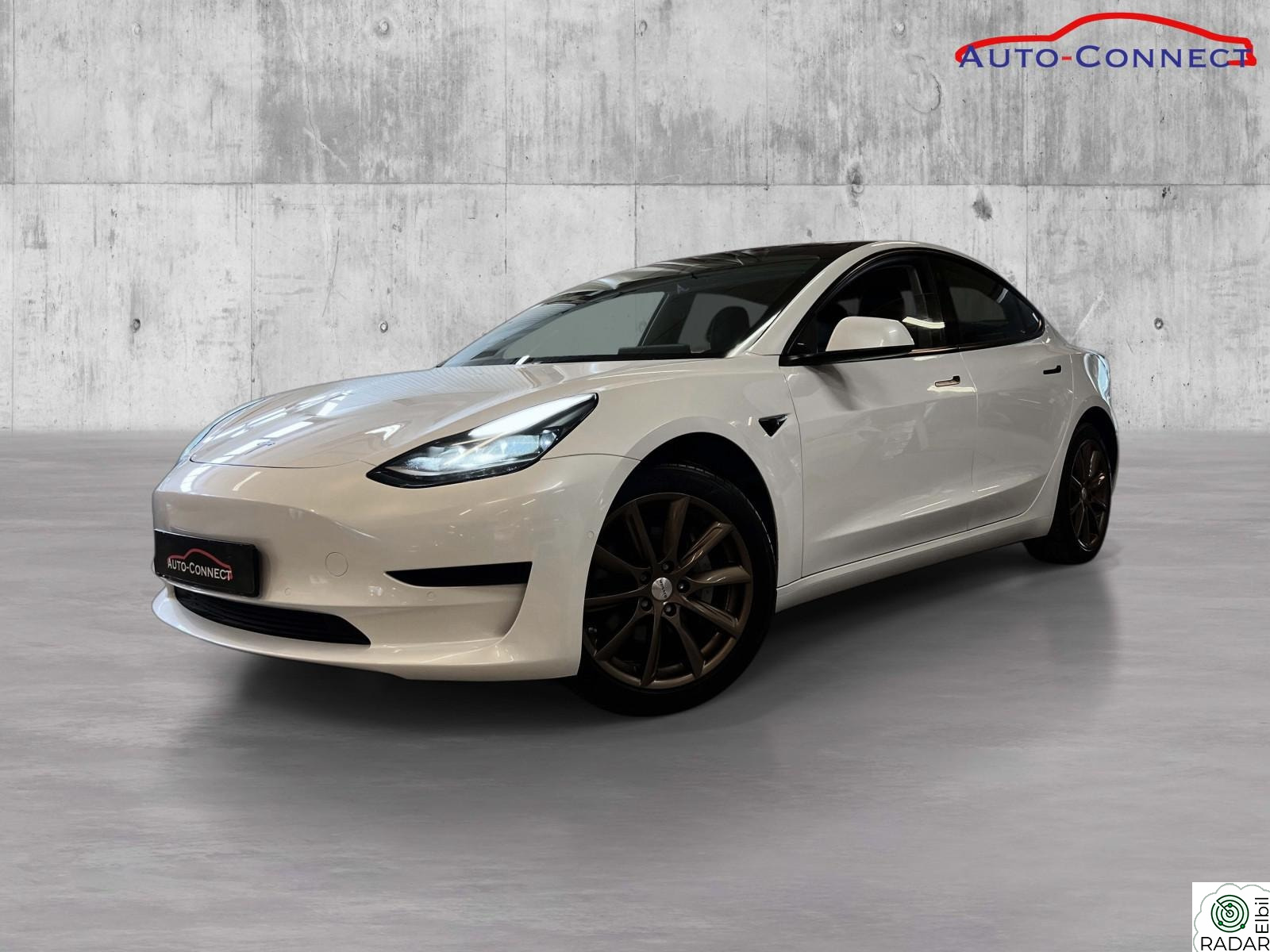 TESLA Model 3 Tesla Model 3 RWD Plus 2021 - 325hk