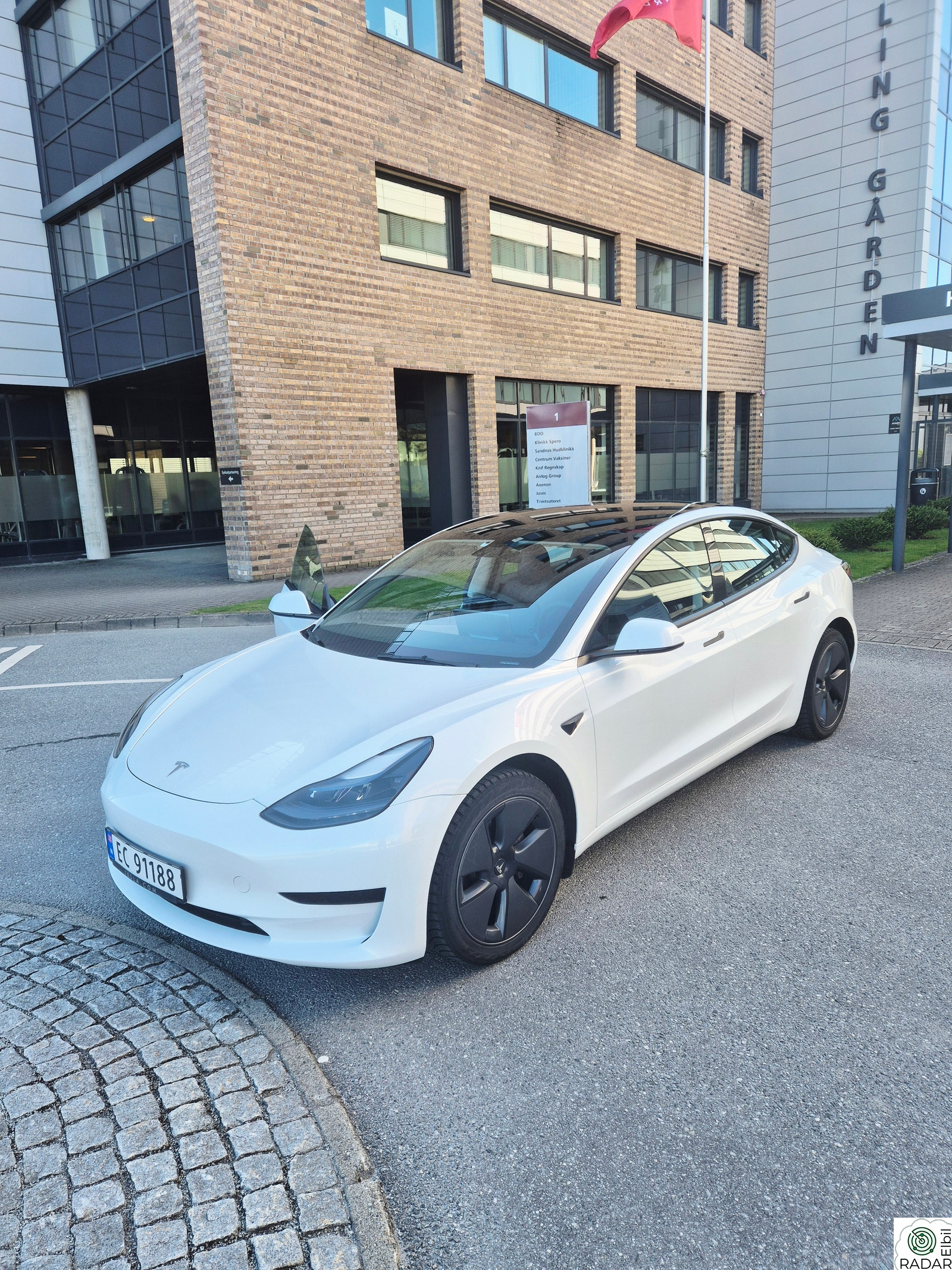 TESLA Model 3 Standard Range Plus RWD