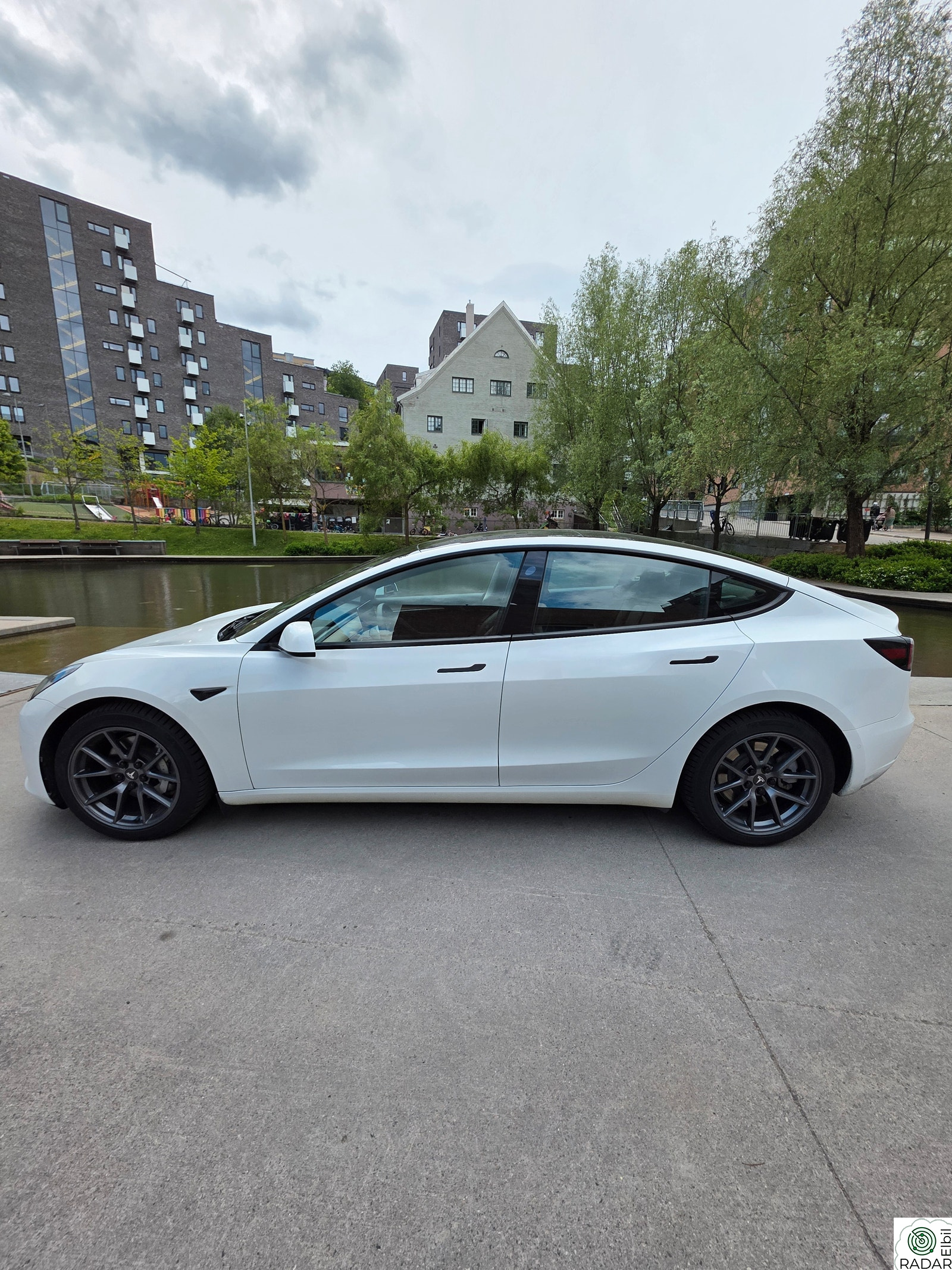 TESLA Model 3 Standard Range Plus RWD