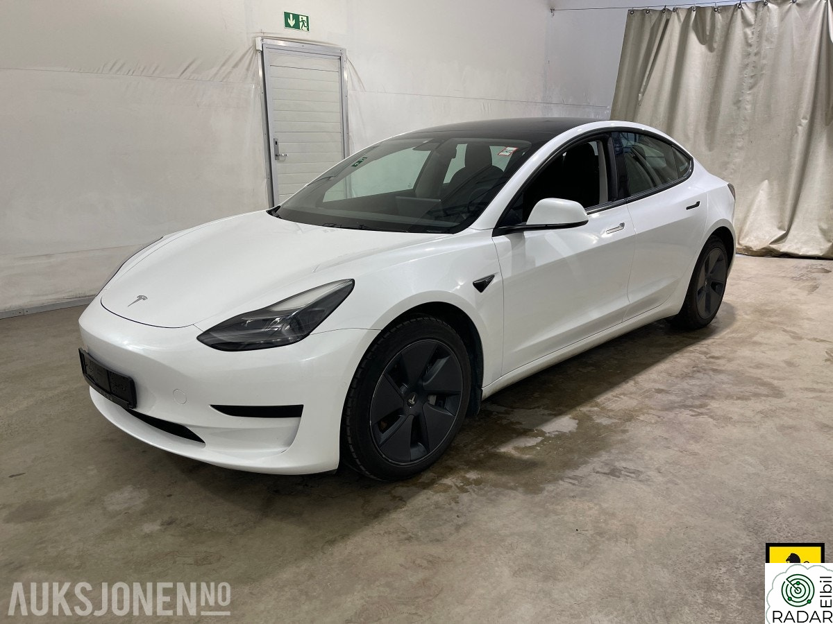 TESLA Model 3 RWD AUTOPLOT SKINN PANORAMA LED VARMEPUMPE