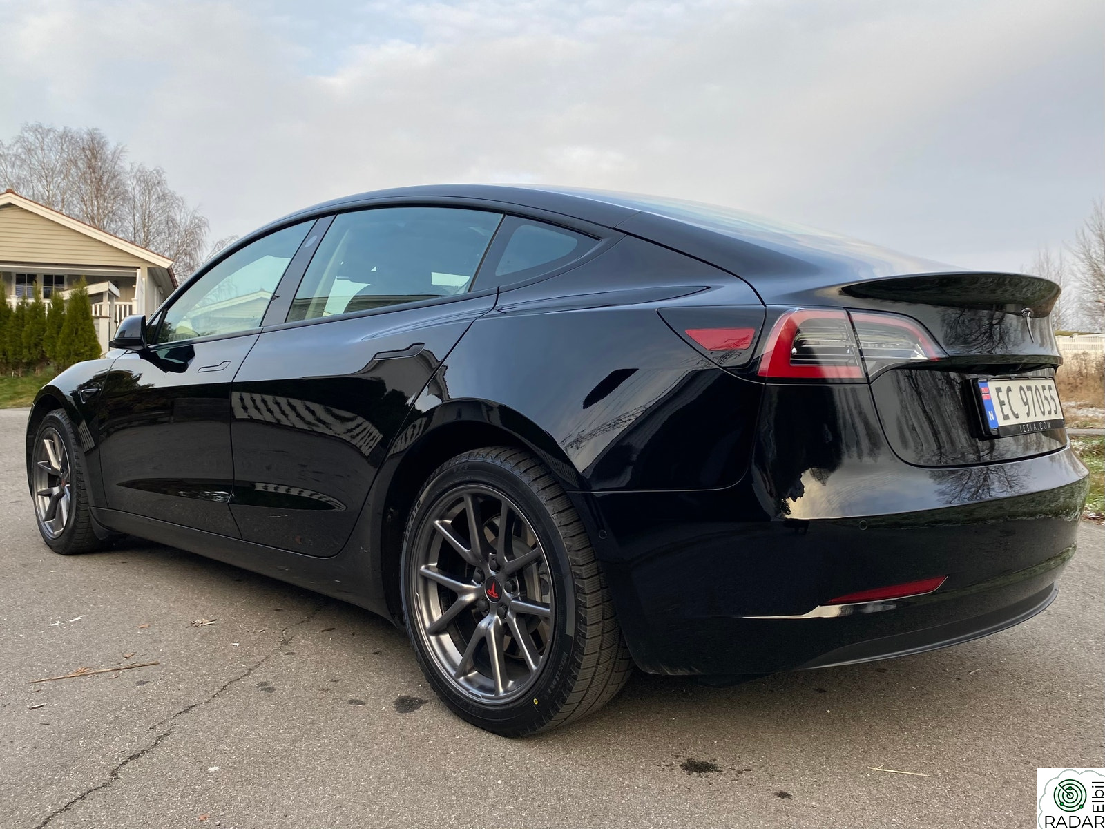 TESLA Model 3 Standard Range Plus RWD