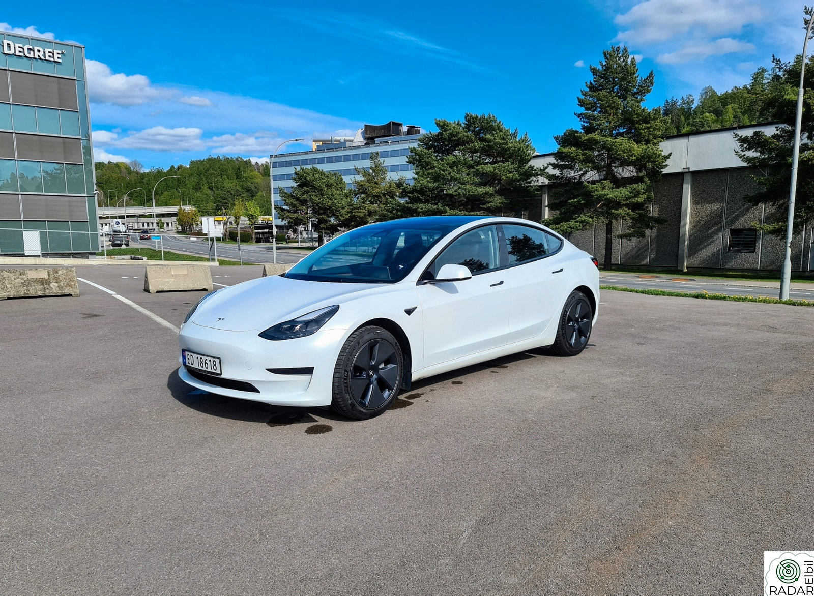 TESLA Model 3 Tesla Model 3 SR+ – Norsk - Garanti - 18" S/V - EU OK