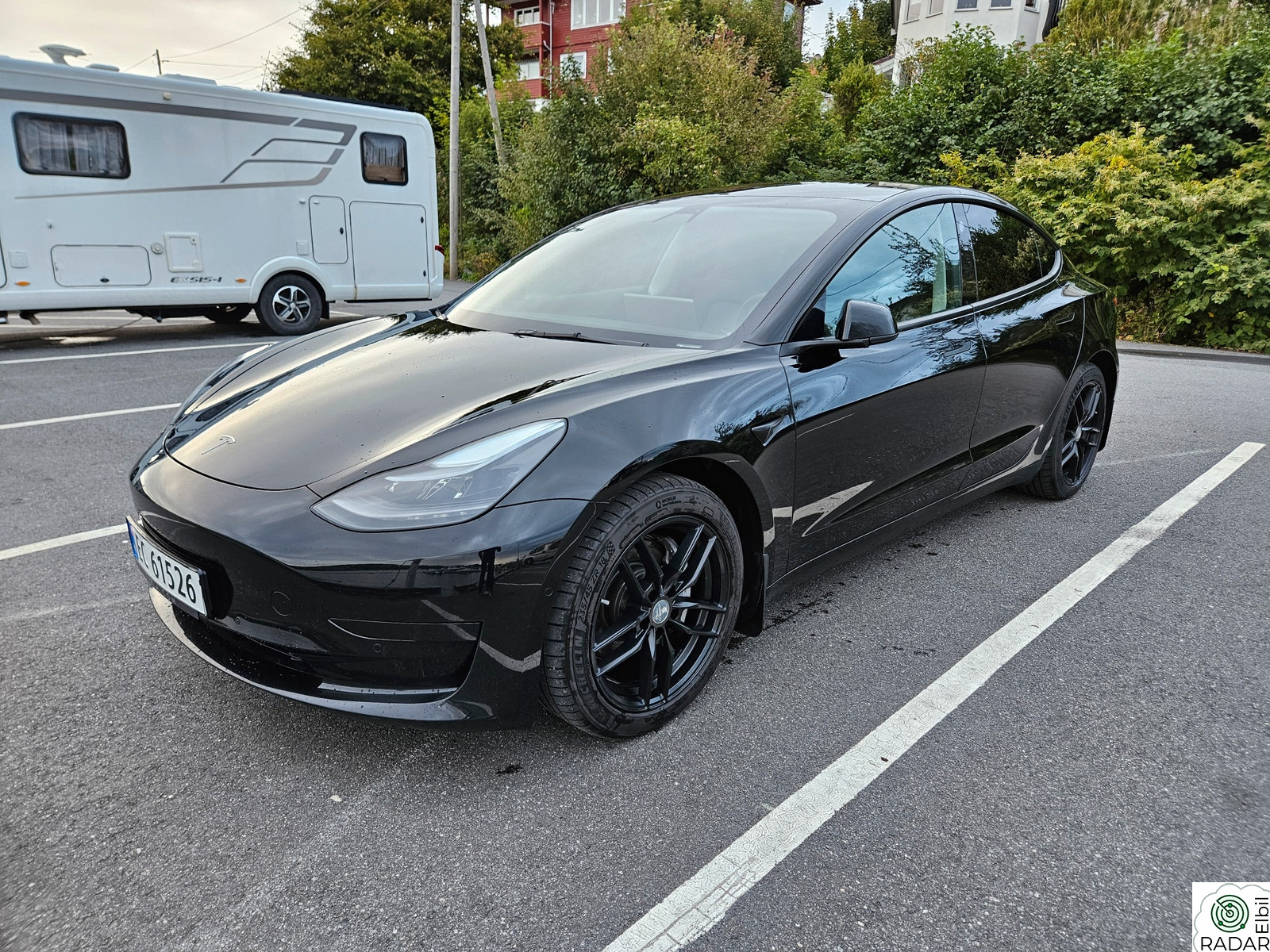 TESLA Model 3 SR+
