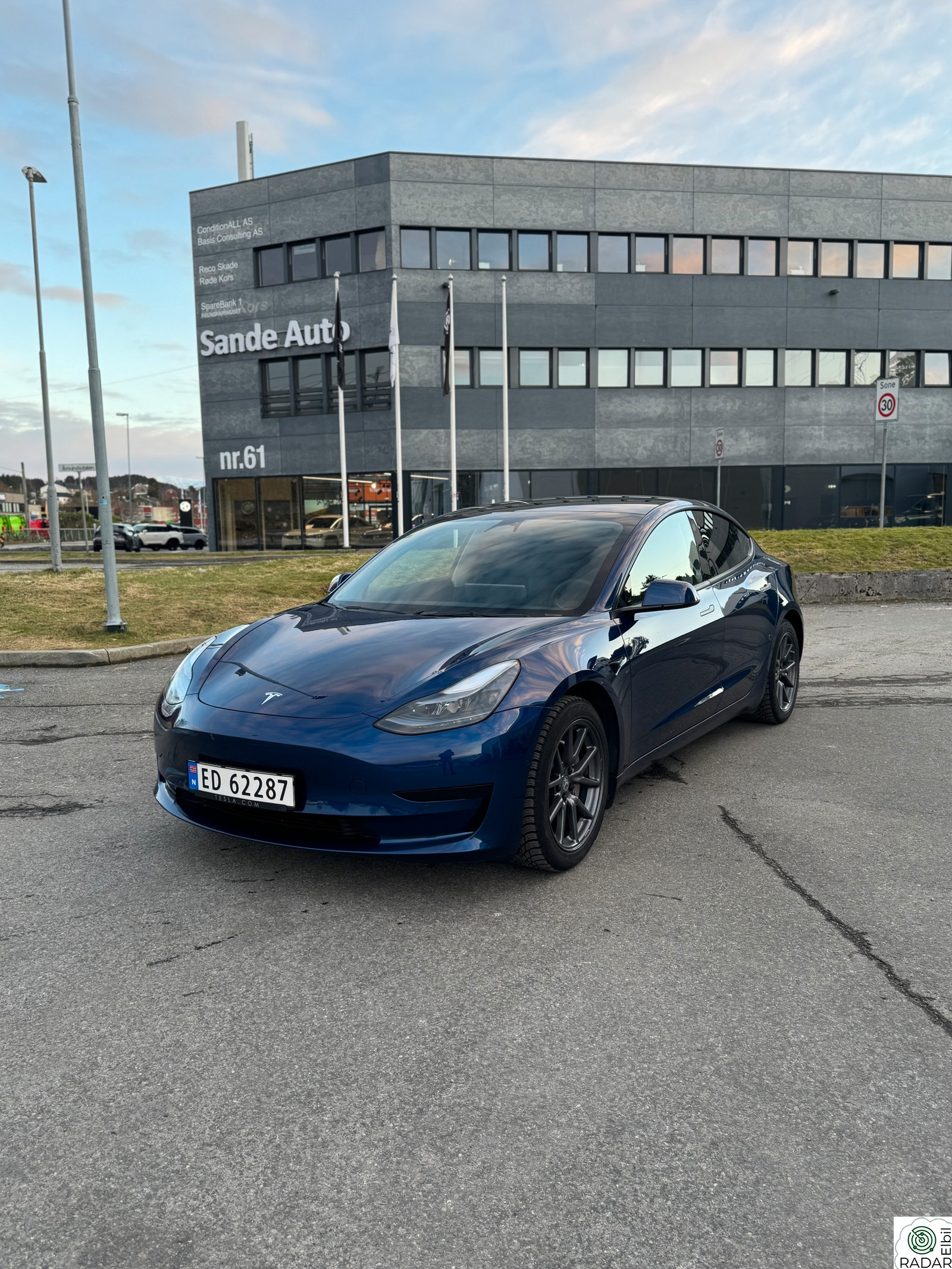 TESLA Model 3 SR+ WLTP 491/VARMEPUMPE/RYZEN/AUTOPILOT/283HK