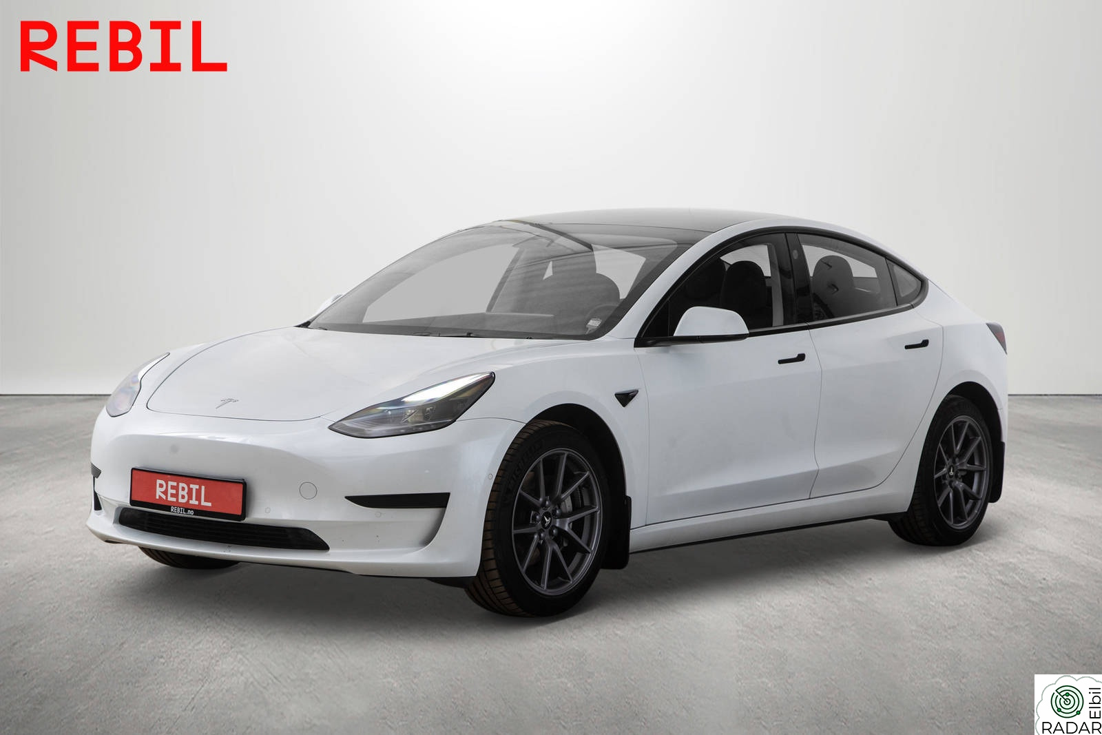TESLA Model 3 491km(WLTP)/SR+/MCU3/Krok/Navi/R.kam/Pano/Memory