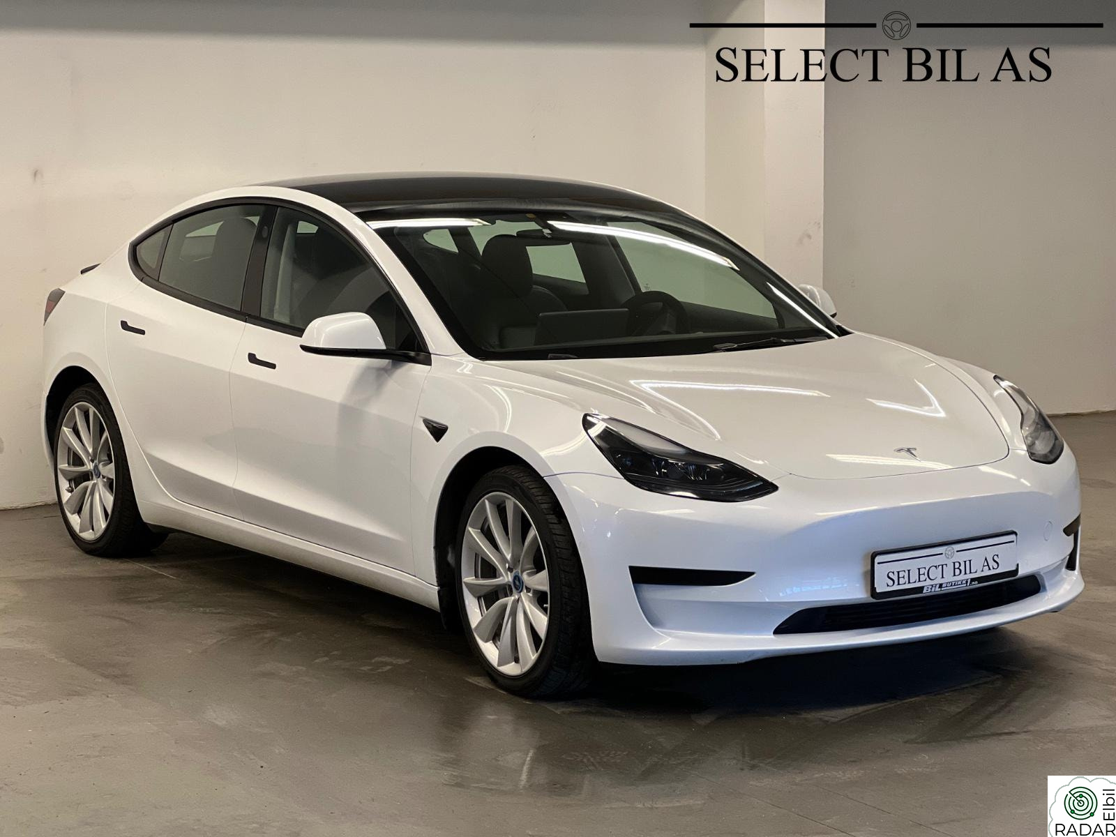 TESLA Model 3 283 HK- Standard Range/ AUTOPILOT/ RWD/ PANO/ EU2028