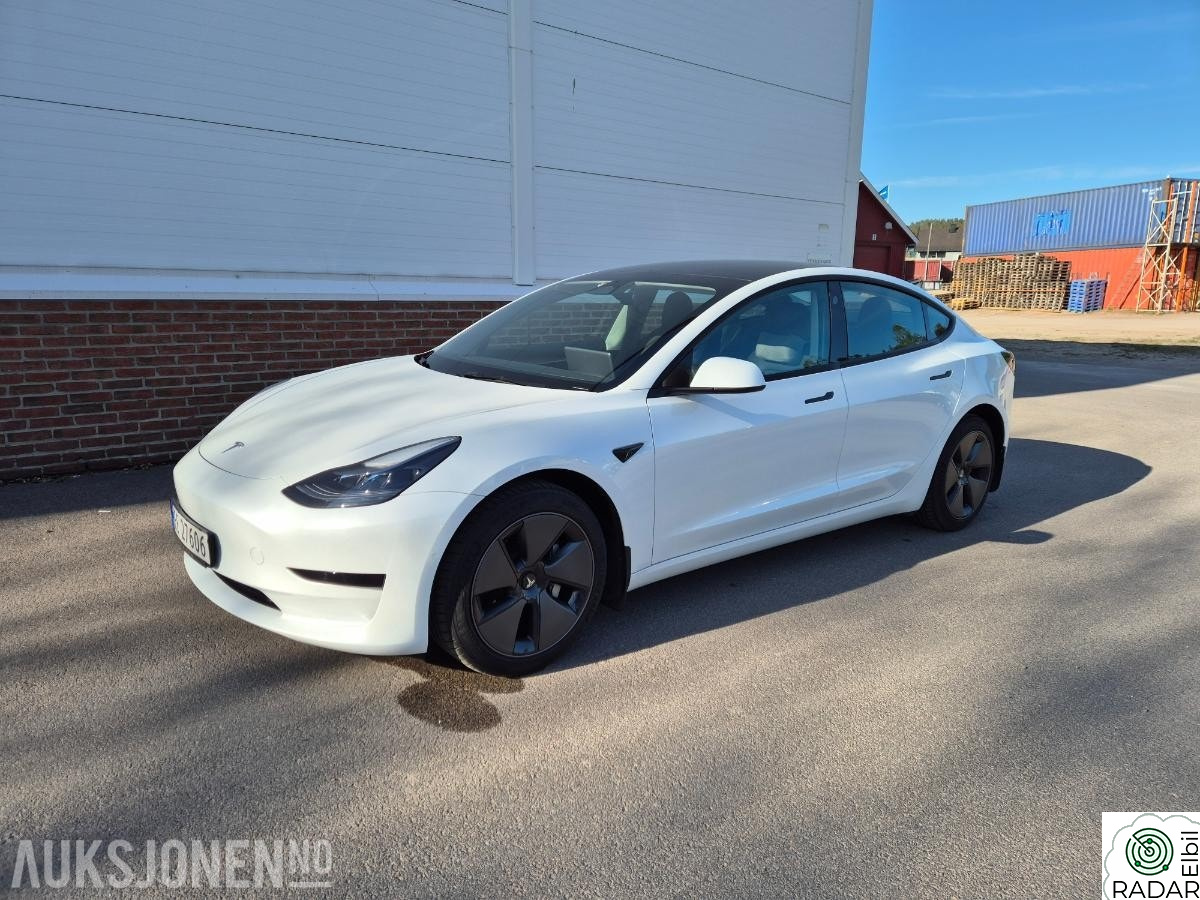 TESLA Model 3 RWD Sommerdekk Vinterdekk Ryggekamera