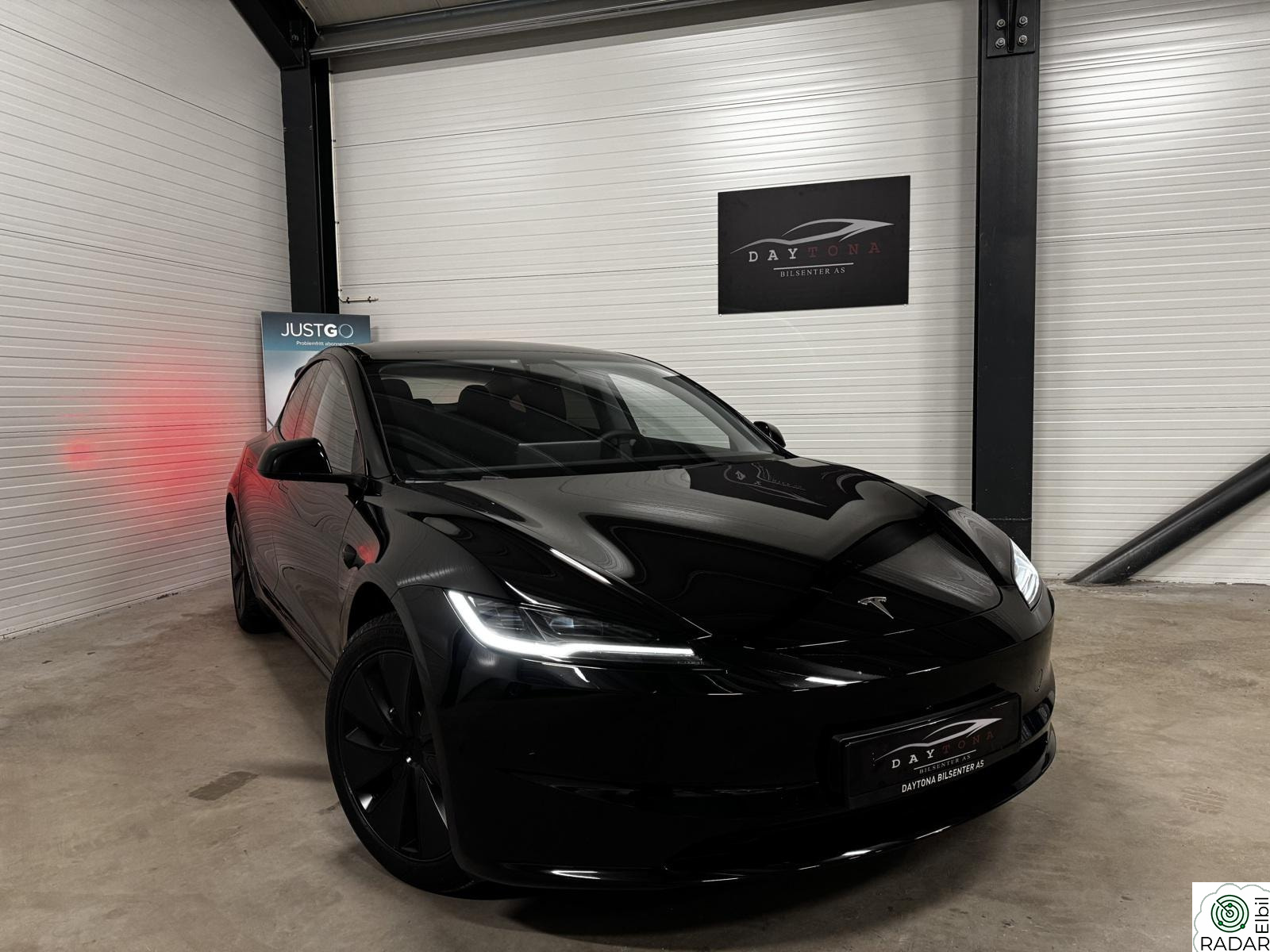 TESLA Model 3 Highland 513km WLTP AMD Ryzen/ Autopilot/ V.Pumpe