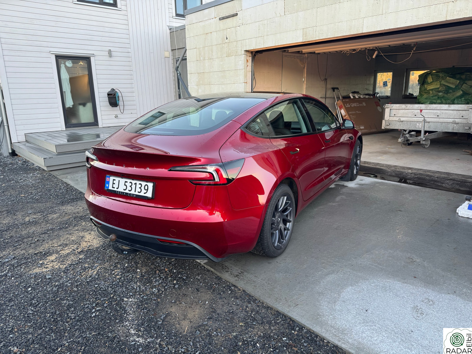 TESLA Model 3 Highland/Premium/283hk/513km/Hengerfeste