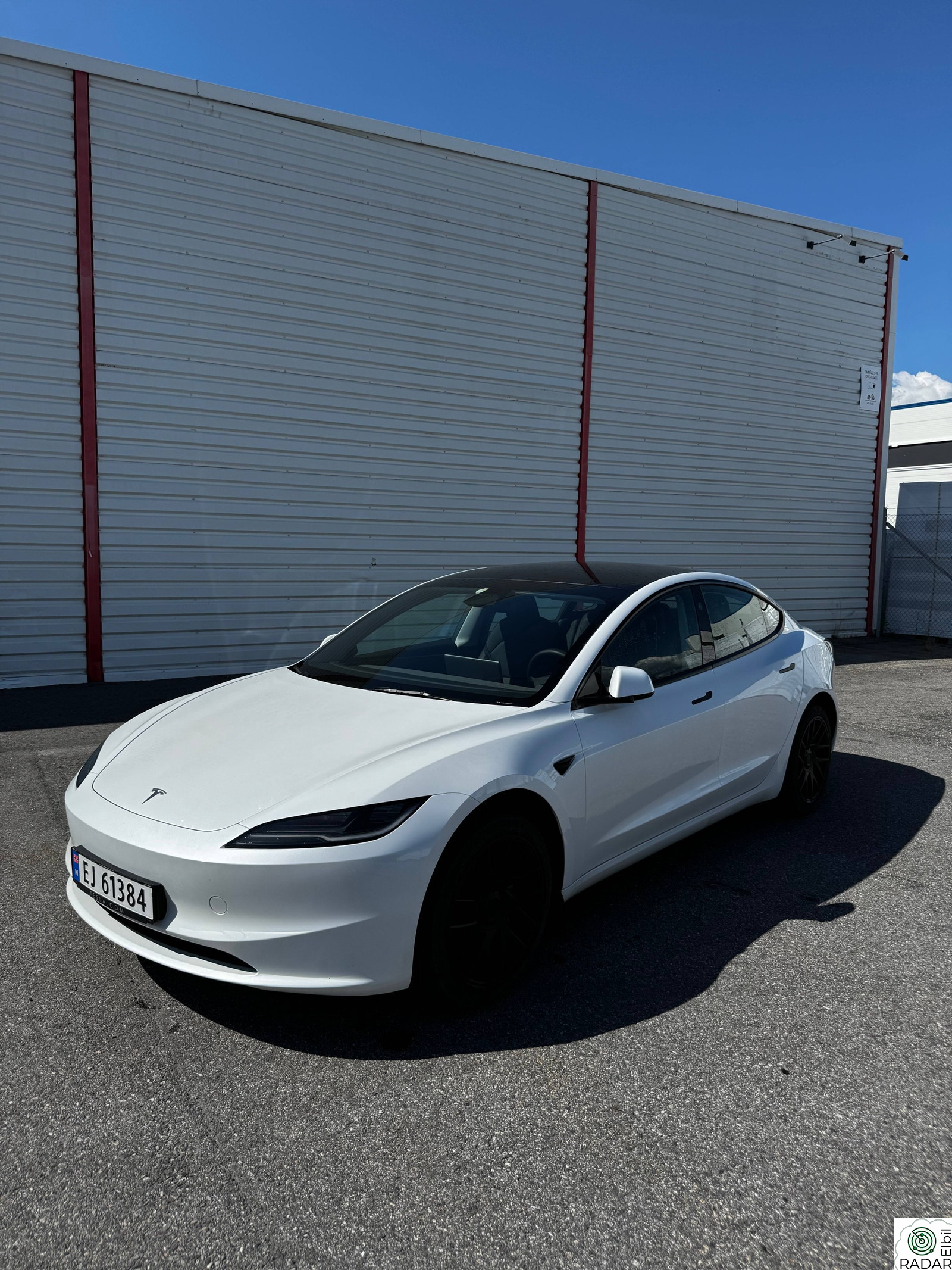 TESLA Model 3 Model 3/Premium/Ventilerte seter/SR+/Rattvarme/Skinn
