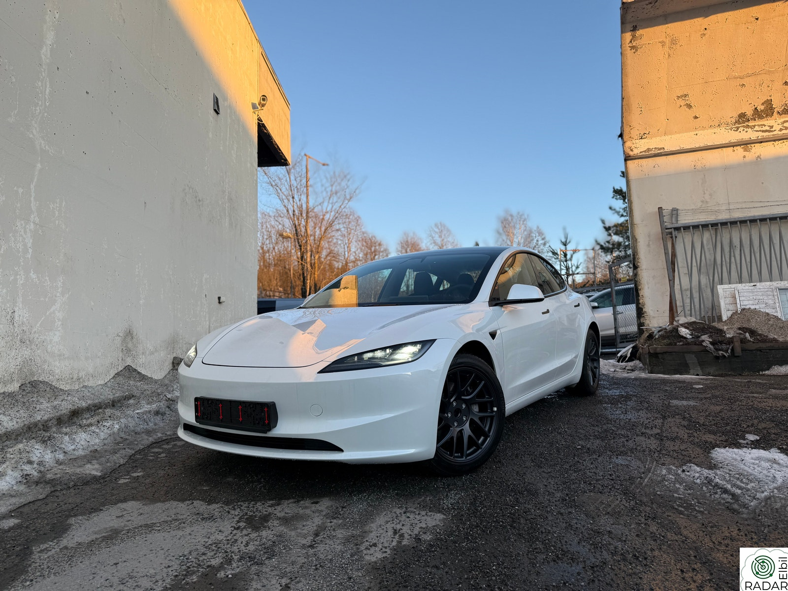 TESLA Model 3 RWD 283hk HIGHLAND 513KM SKINN S+V