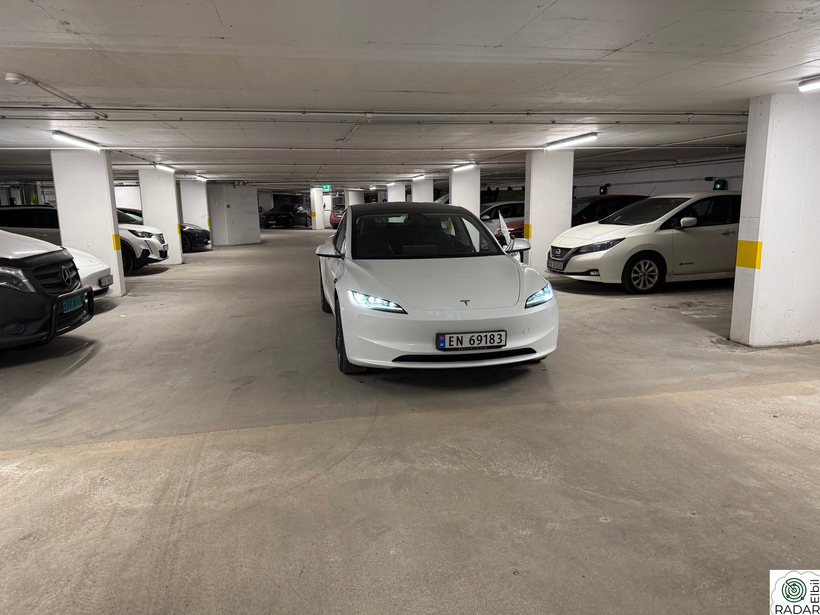 TESLA Model 3 Pris kr. 5900.- RWD 283hk