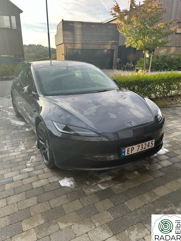 TESLA Model 3 RWD